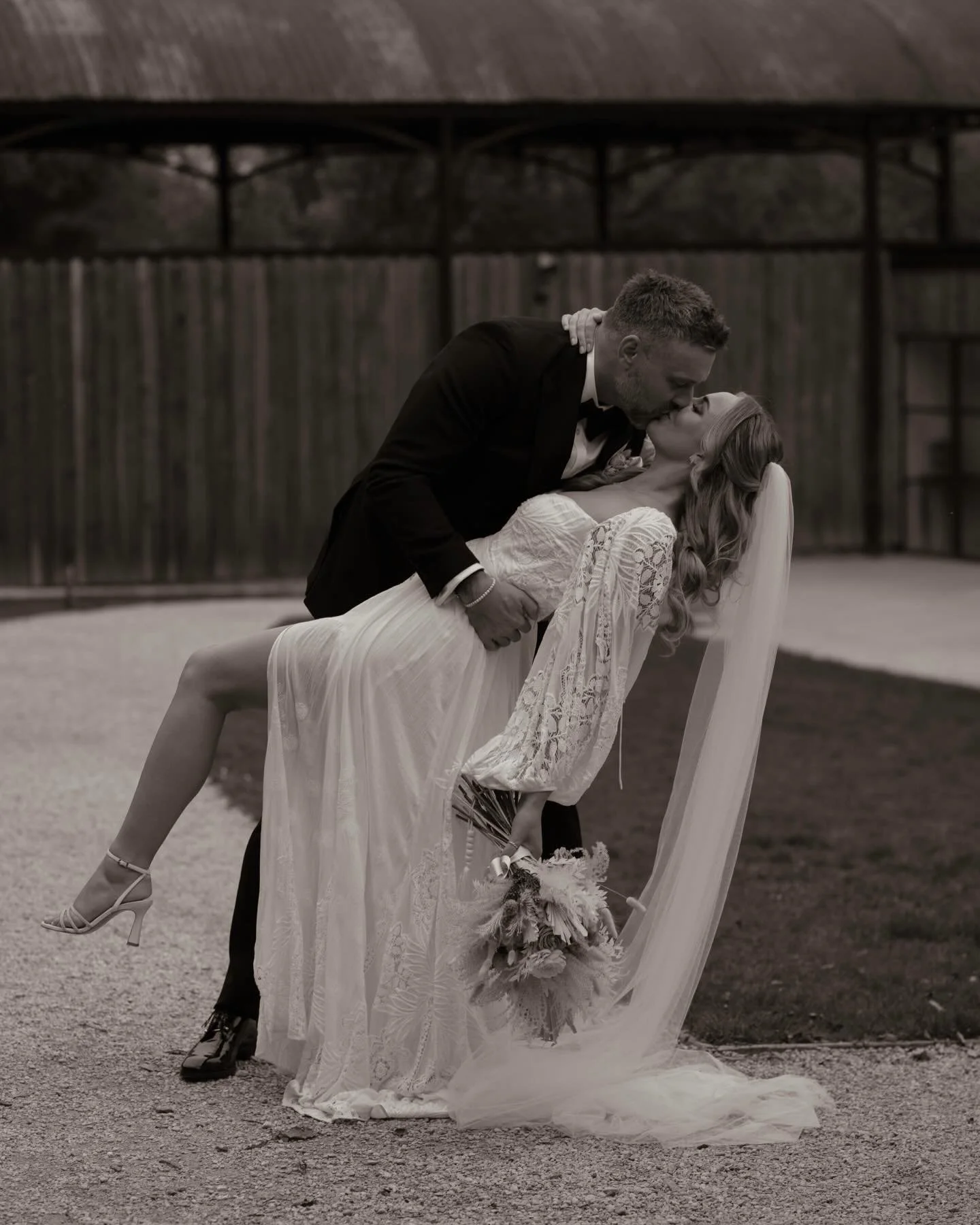 A peek into Hannah &amp; Craig&rsquo;s day 🖤

This was another gallery I never wanted to leave my screen &amp; clients that became friends ✨so blessed to connect with so many incredible people and document their days. @hanclarke90 &amp; @obidrum tha