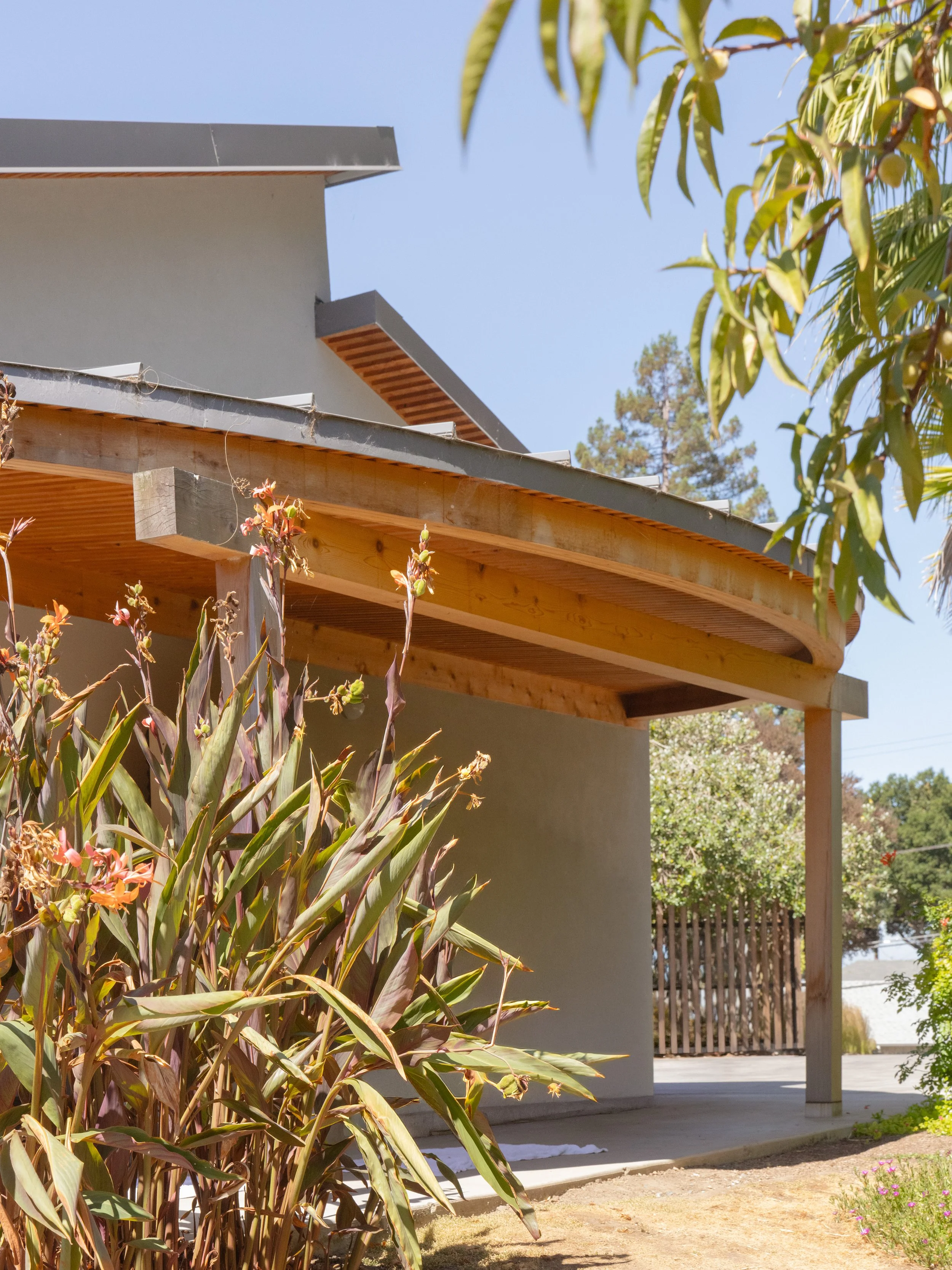 1_Exterior_CurvedEastPorch.jpg