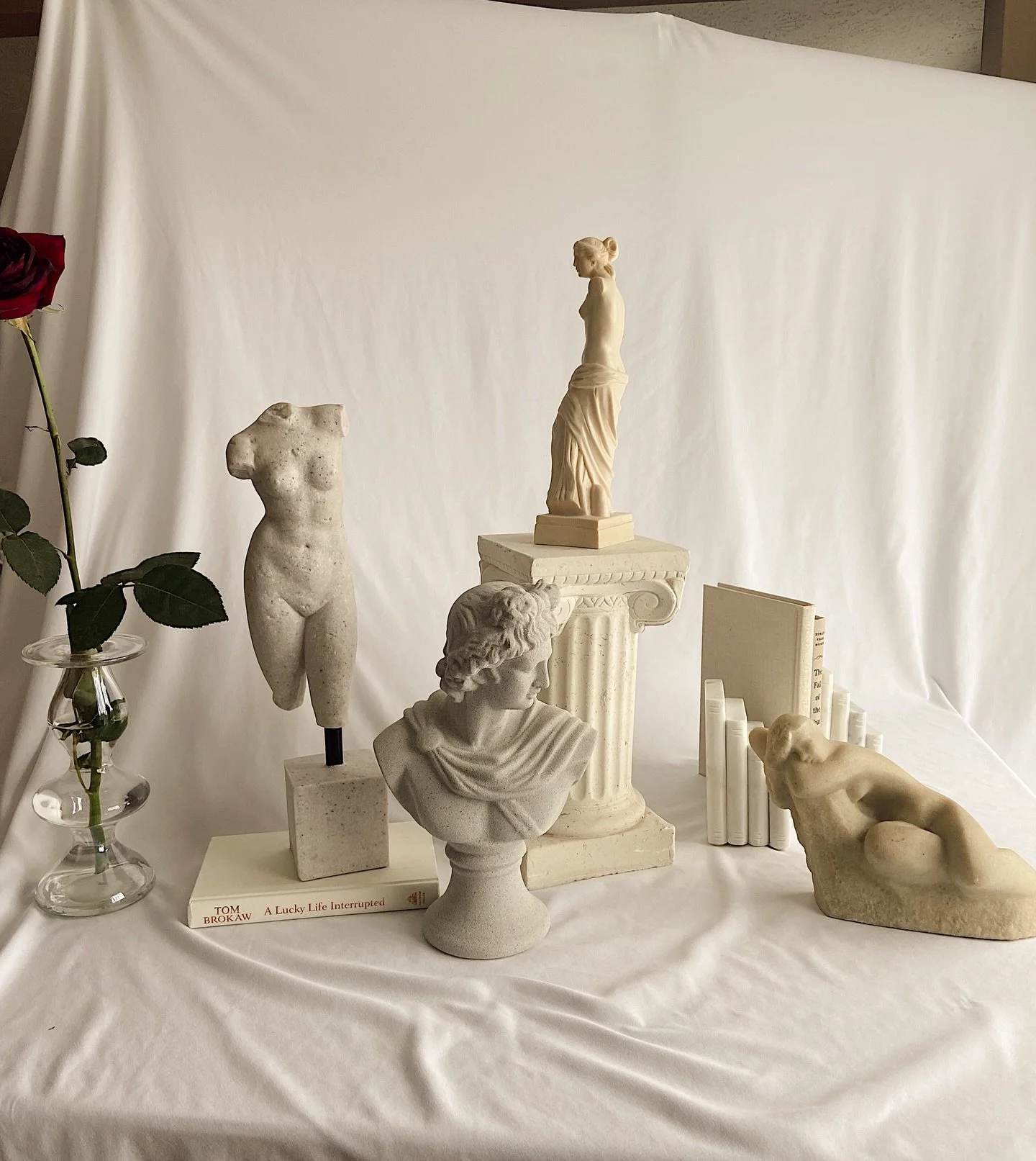 On this day, throughout the years🥀
Although my style has evolved over time, I am the same I have always been at my core! Chess, stone, &amp; busts galore

#vintagedecor #vintagehome #interiordesign #chess #thriftstorefinds