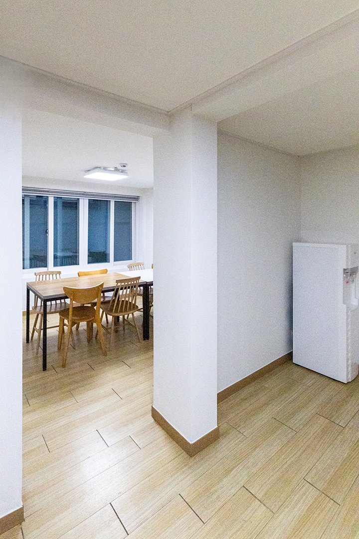 Intl-Dorm-7-Public-Kitchen-1.jpg