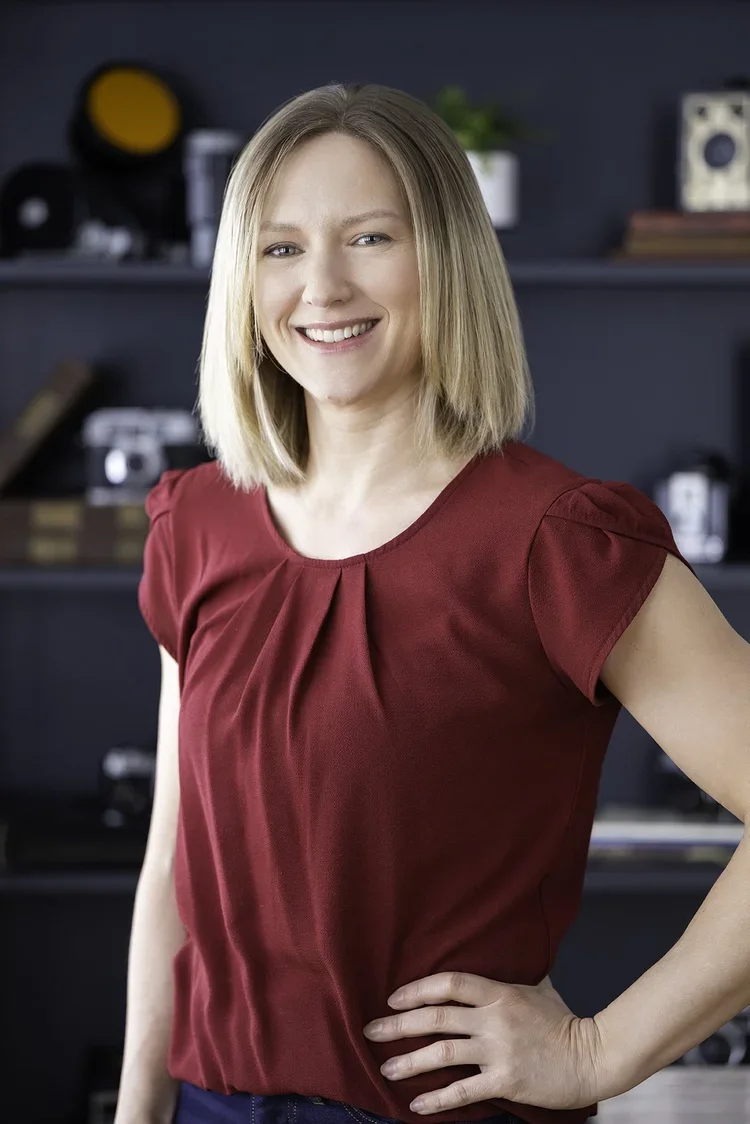 Katie Smart, female, posing for a photo