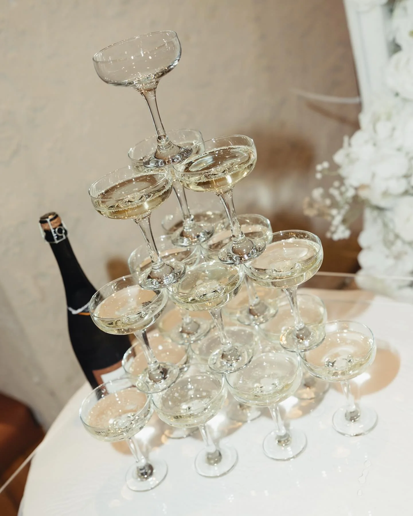 I love champagne towers 🍾