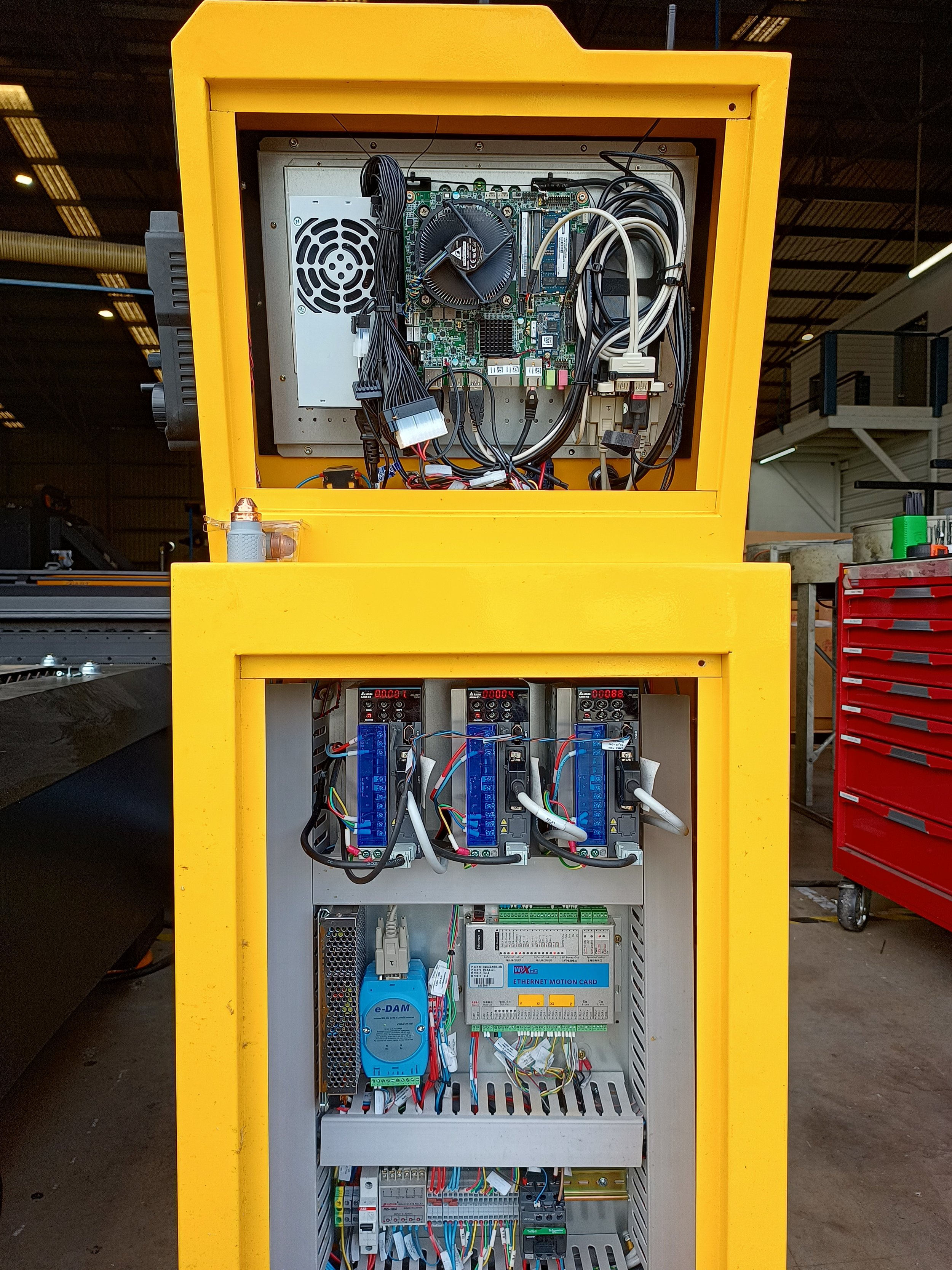 Oranssi technician working on a roof project