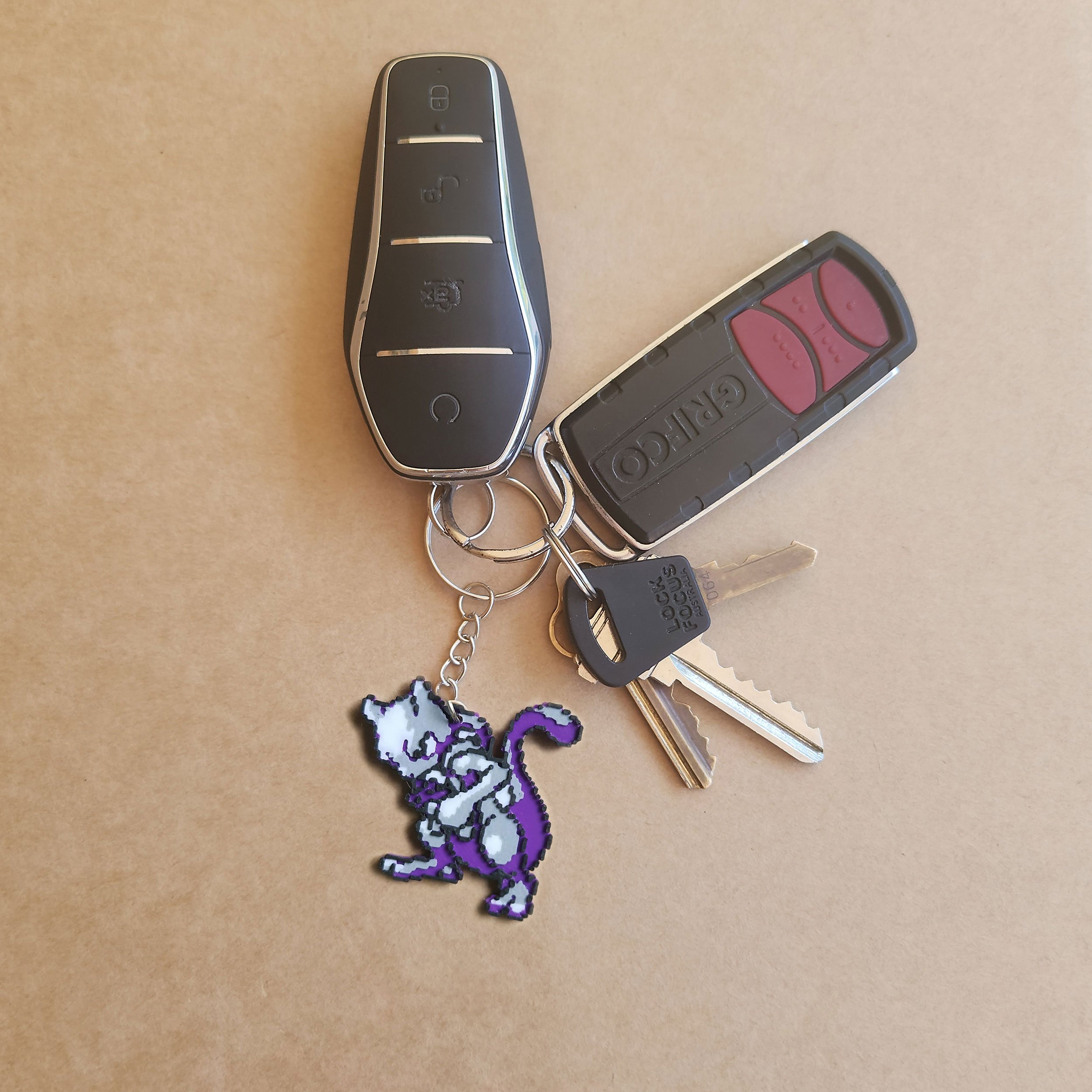 Mewtwo-Keyring_03.jpg