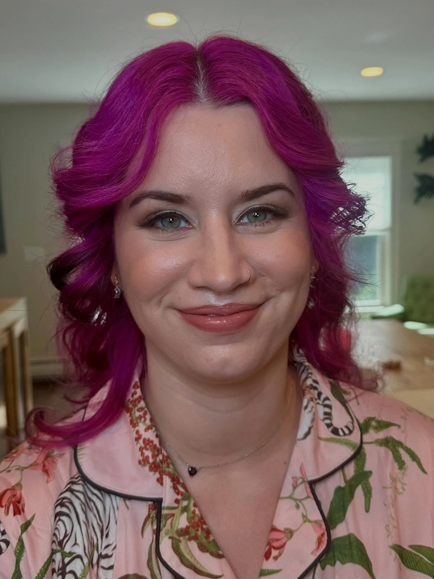 Throw 🔙 because I wanted this glam to have a permanent spot on my feed ✨ Such a fun group of girls for this wedding as a second artist for @beautybyashley.b 💜