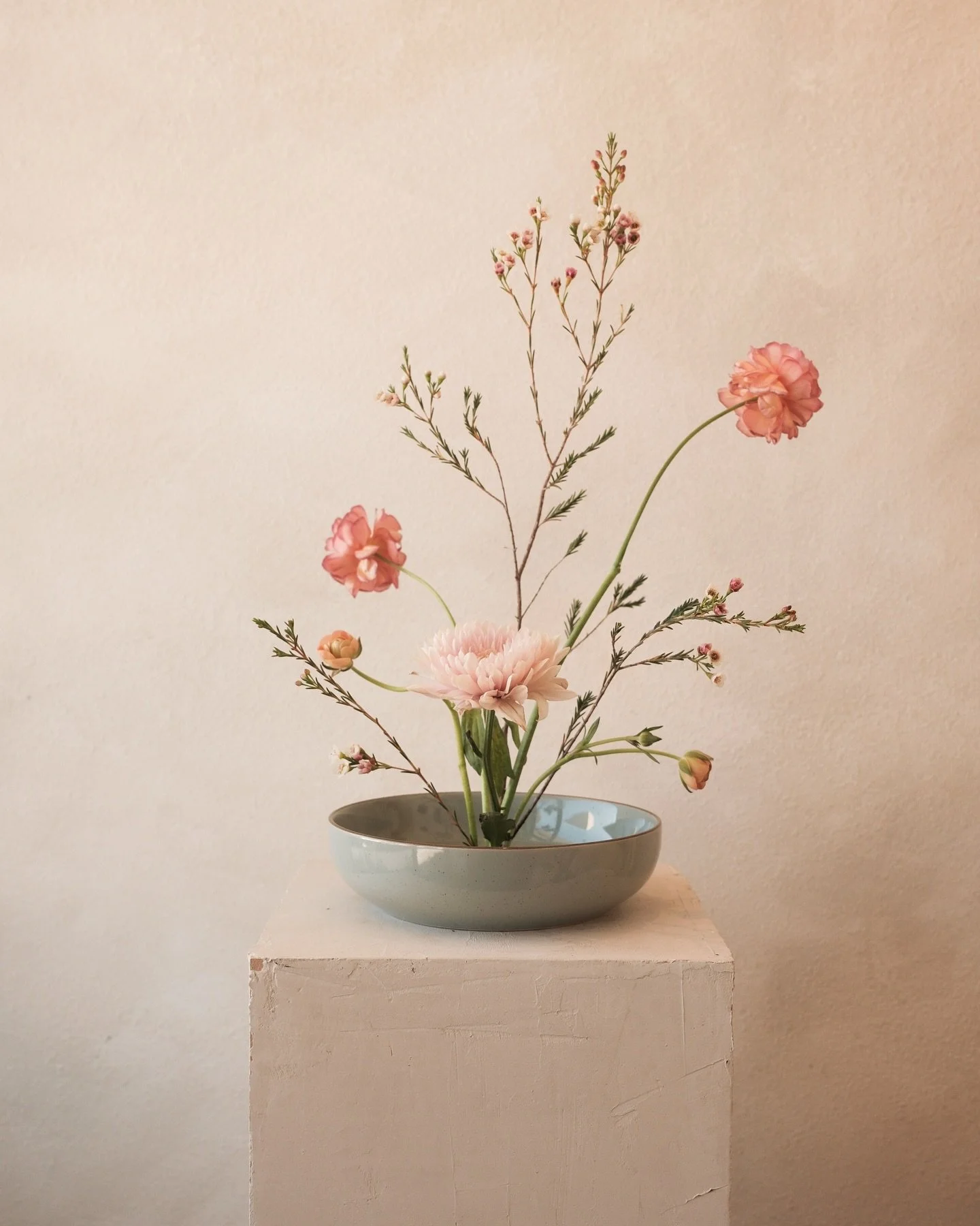 Workshop scenes. Every aspect of @hanayuzu.studio makes for the most stunning backdrop. 
📸: @tifftngyn