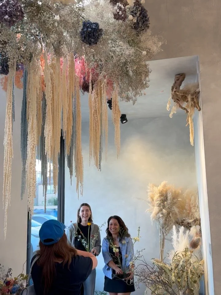 Details @hanayuzu.studio I can't stop thinking about. Every crevice and corner is enhanced by their co-founder's fine arts background that blends sculptural design with whimsicality. 

Having just opened their Flower Market Weekends two months ago, I