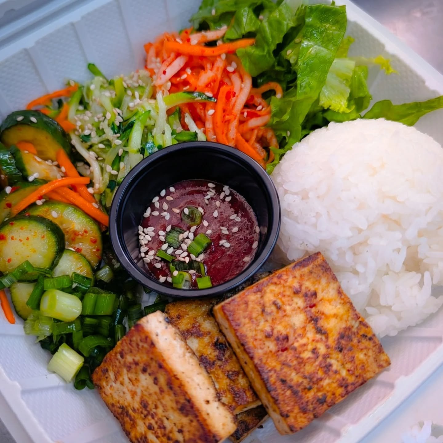 Bibimbap! #vegan , #glutenfree , and always available! 
.
.
#koreanfood #foodtruck #eatyourvegetables