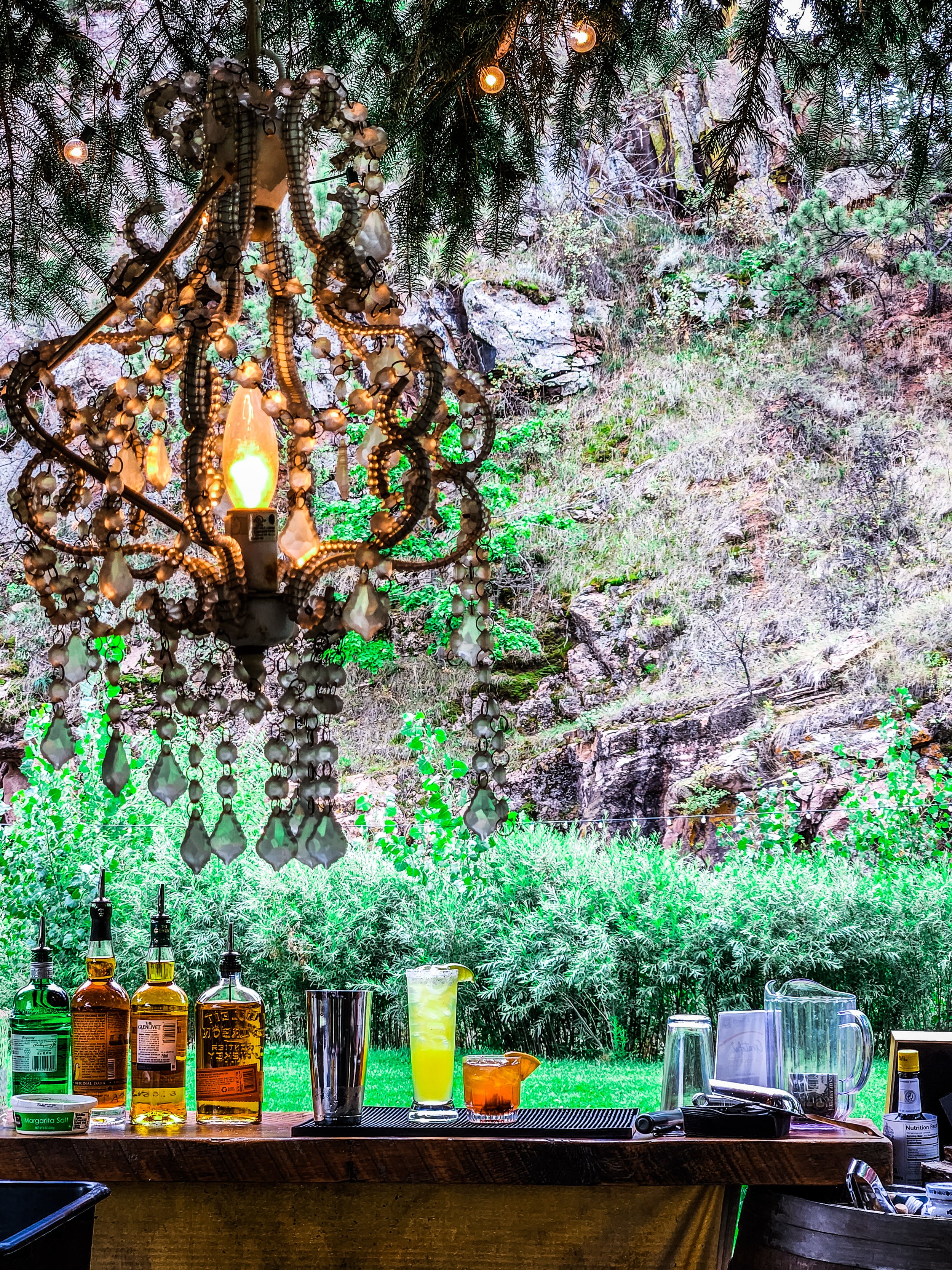 Outdoor mobile bar service for Colorado.