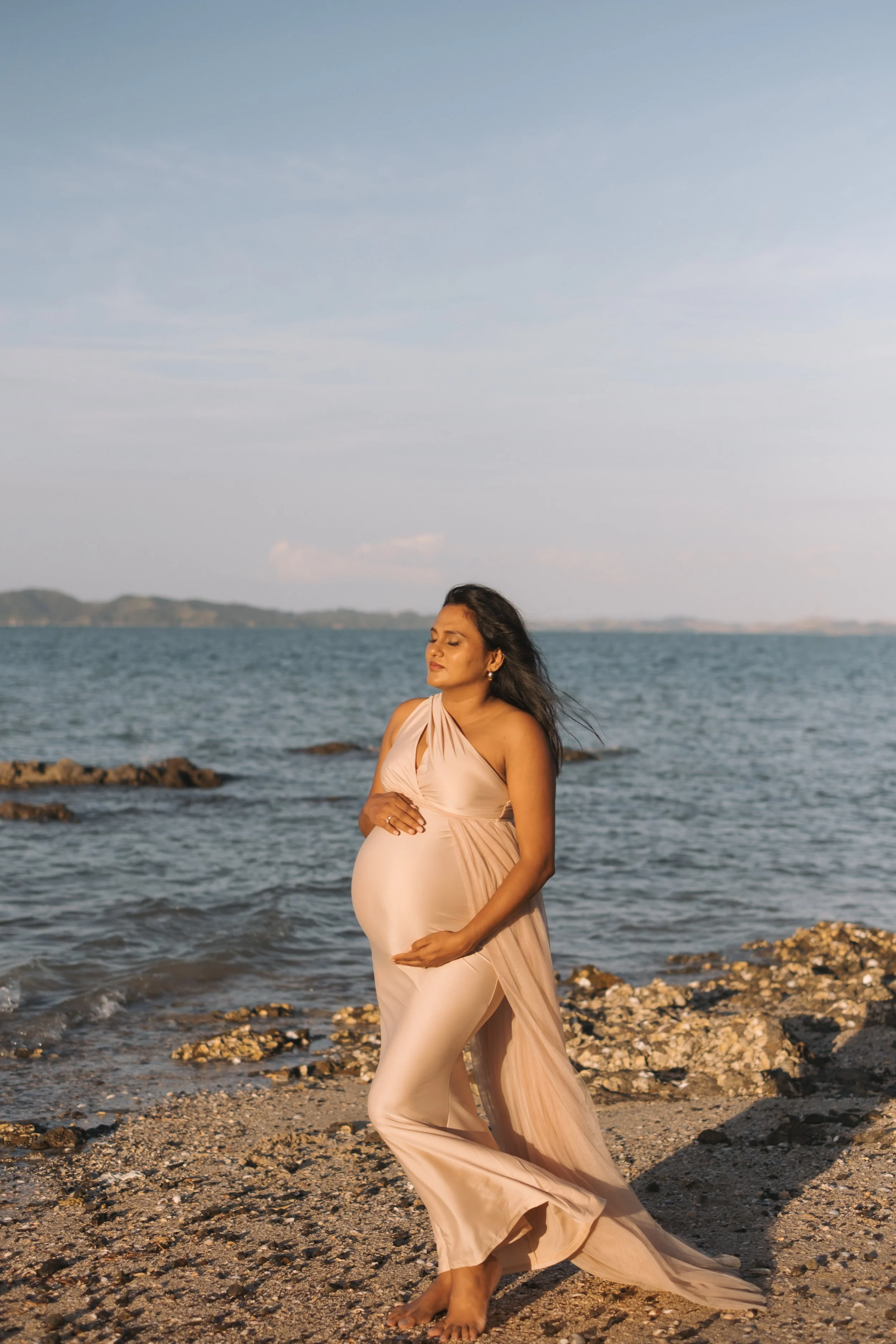 beach maternity photography In Auckland and Christchurch.  