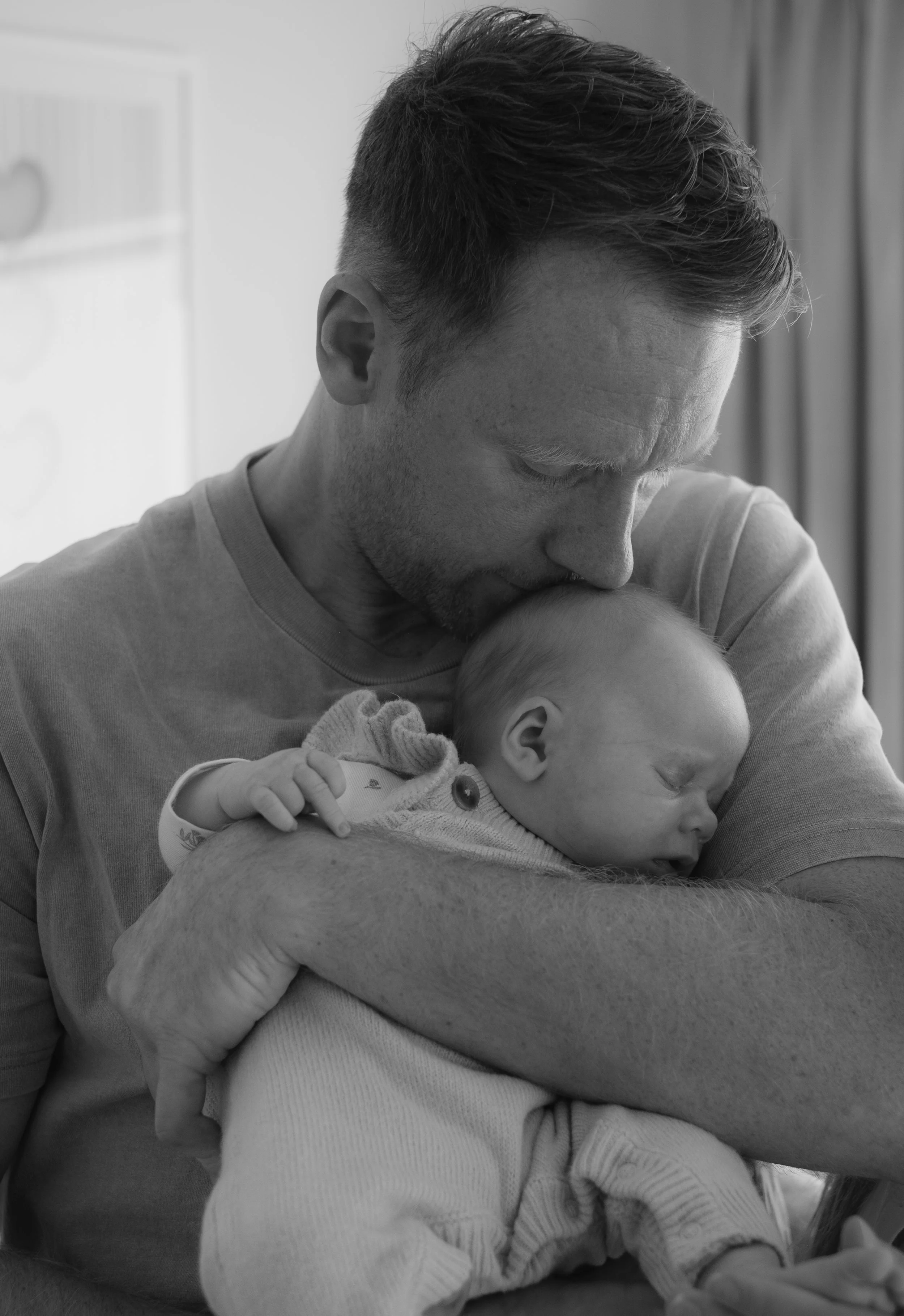 natural in home newborn sessions in Auckland and Christchurch 