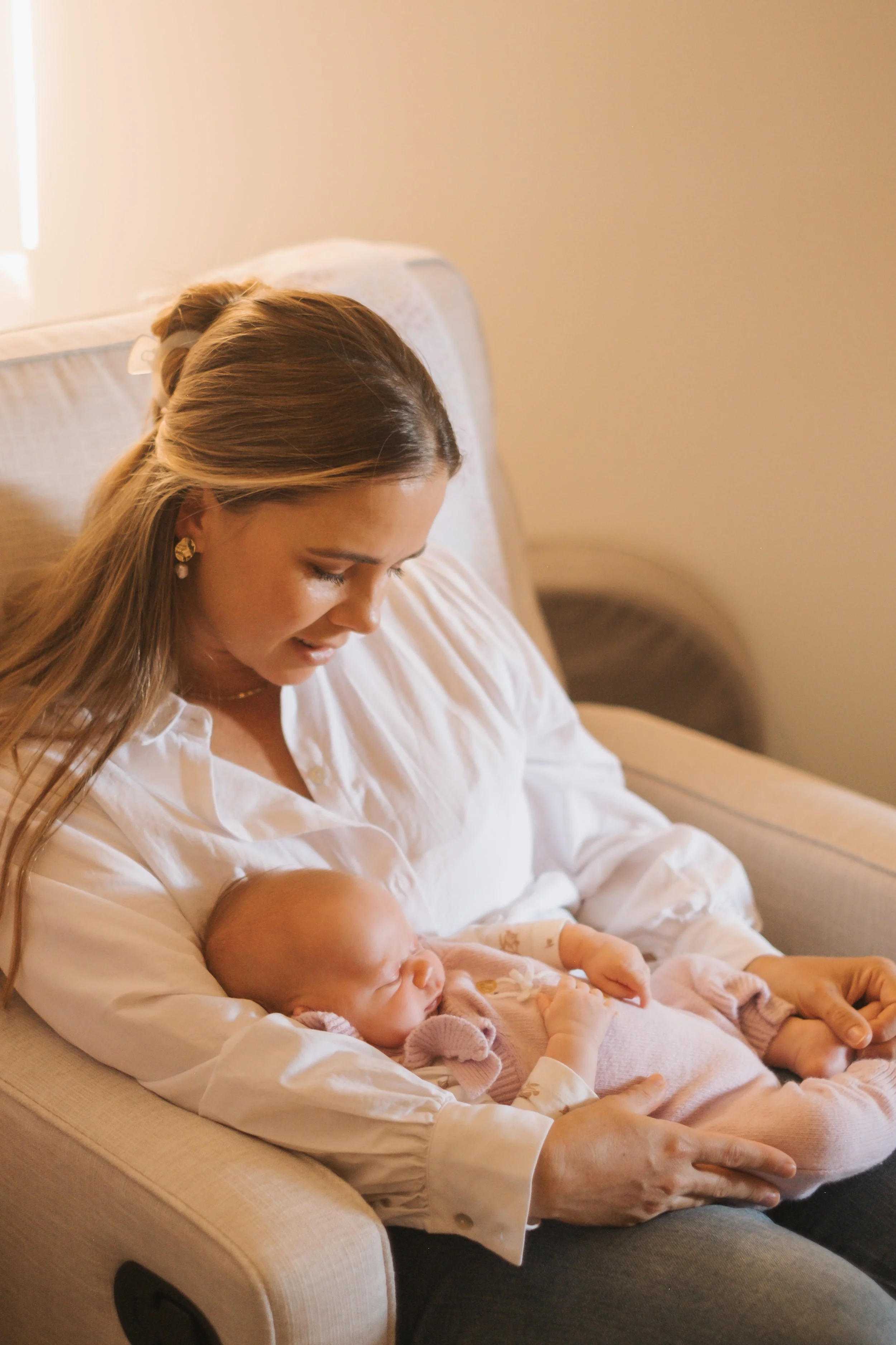 natural in home newborn sessions in Auckland and Christchurch 