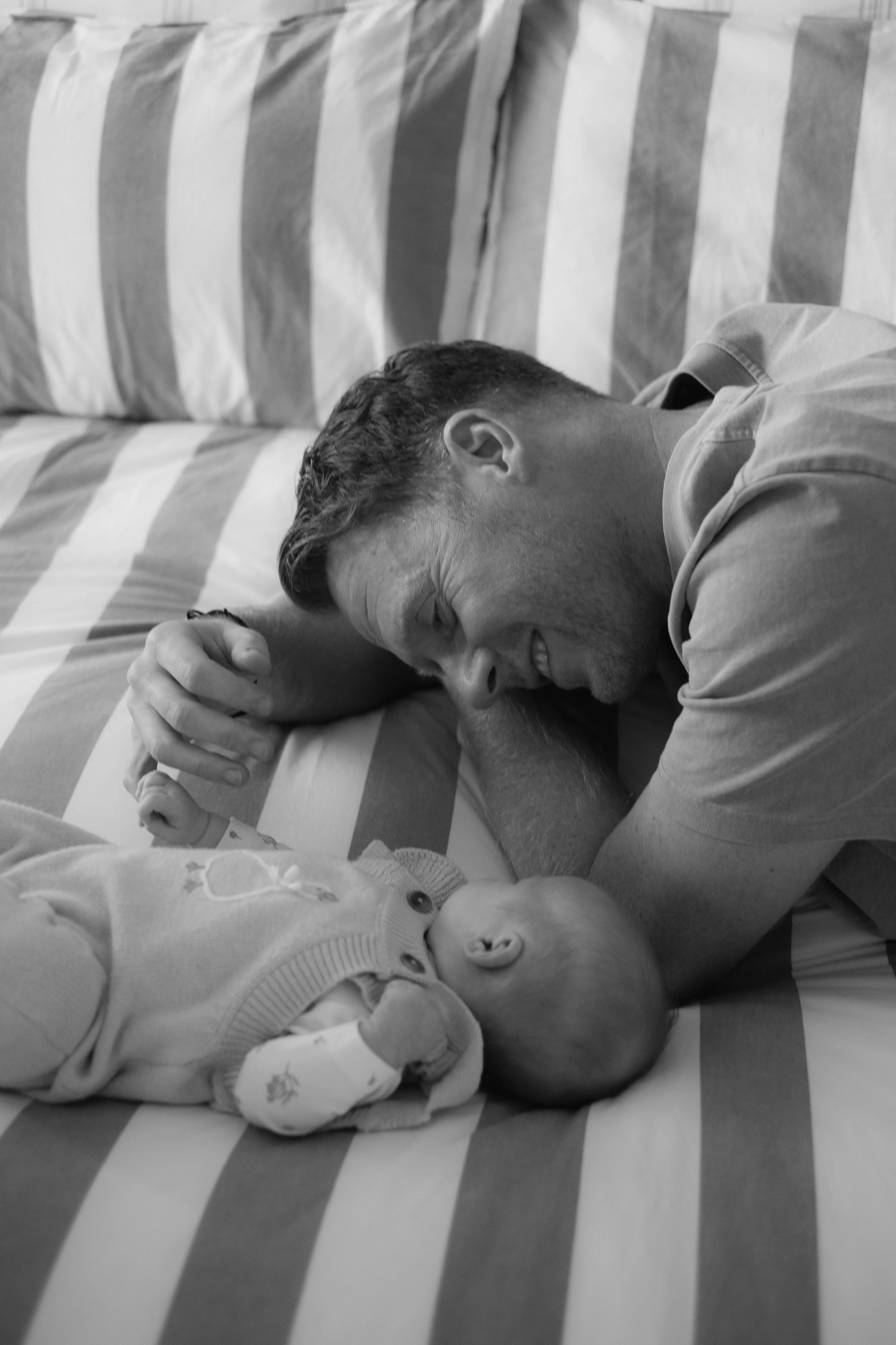 natural in home newborn sessions in Auckland and Christchurch 
