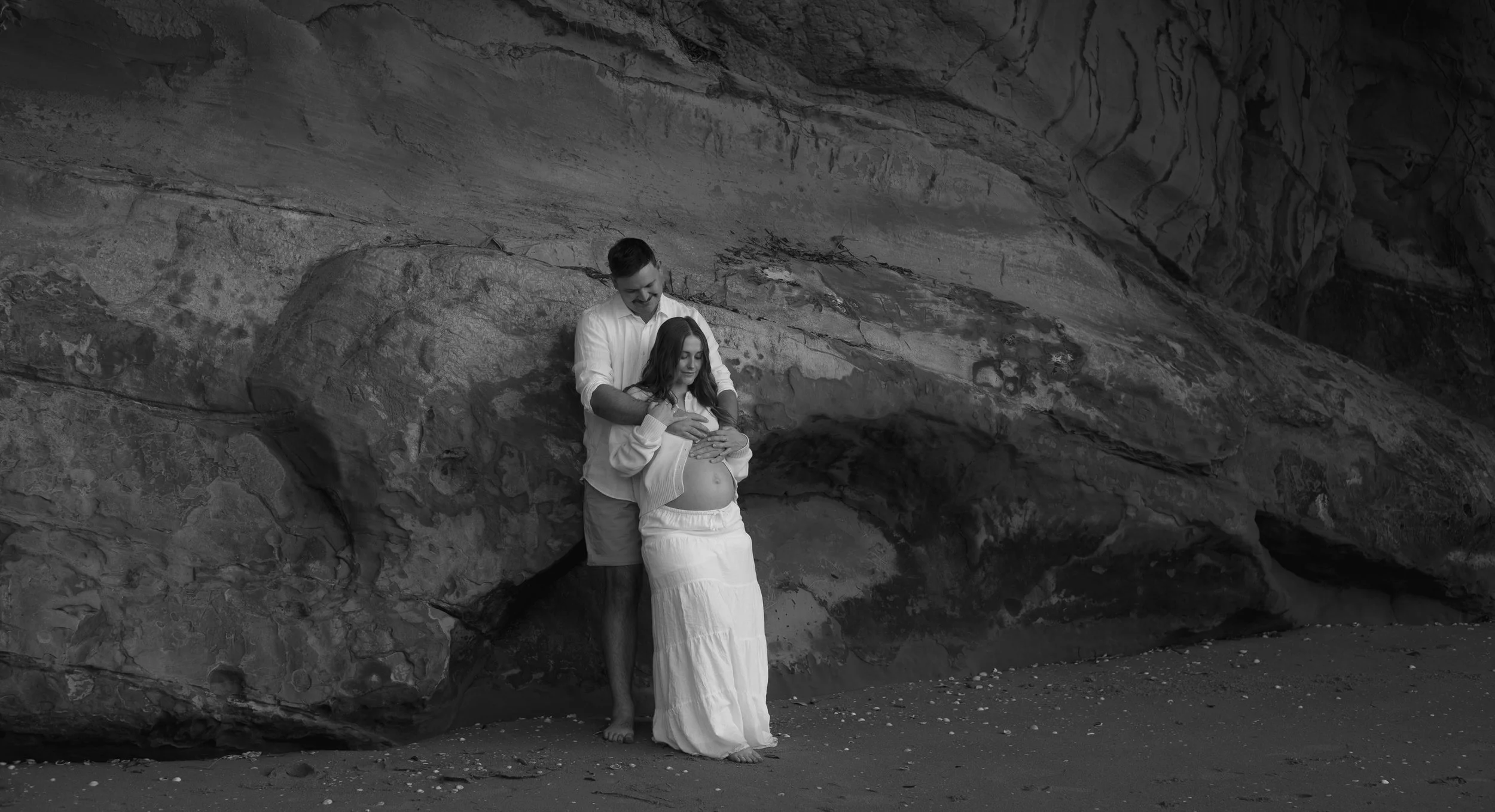 Celebrate your pregnancy, family milestones or engagement with natural, timeless portraits in Auckland and Christchurch. 