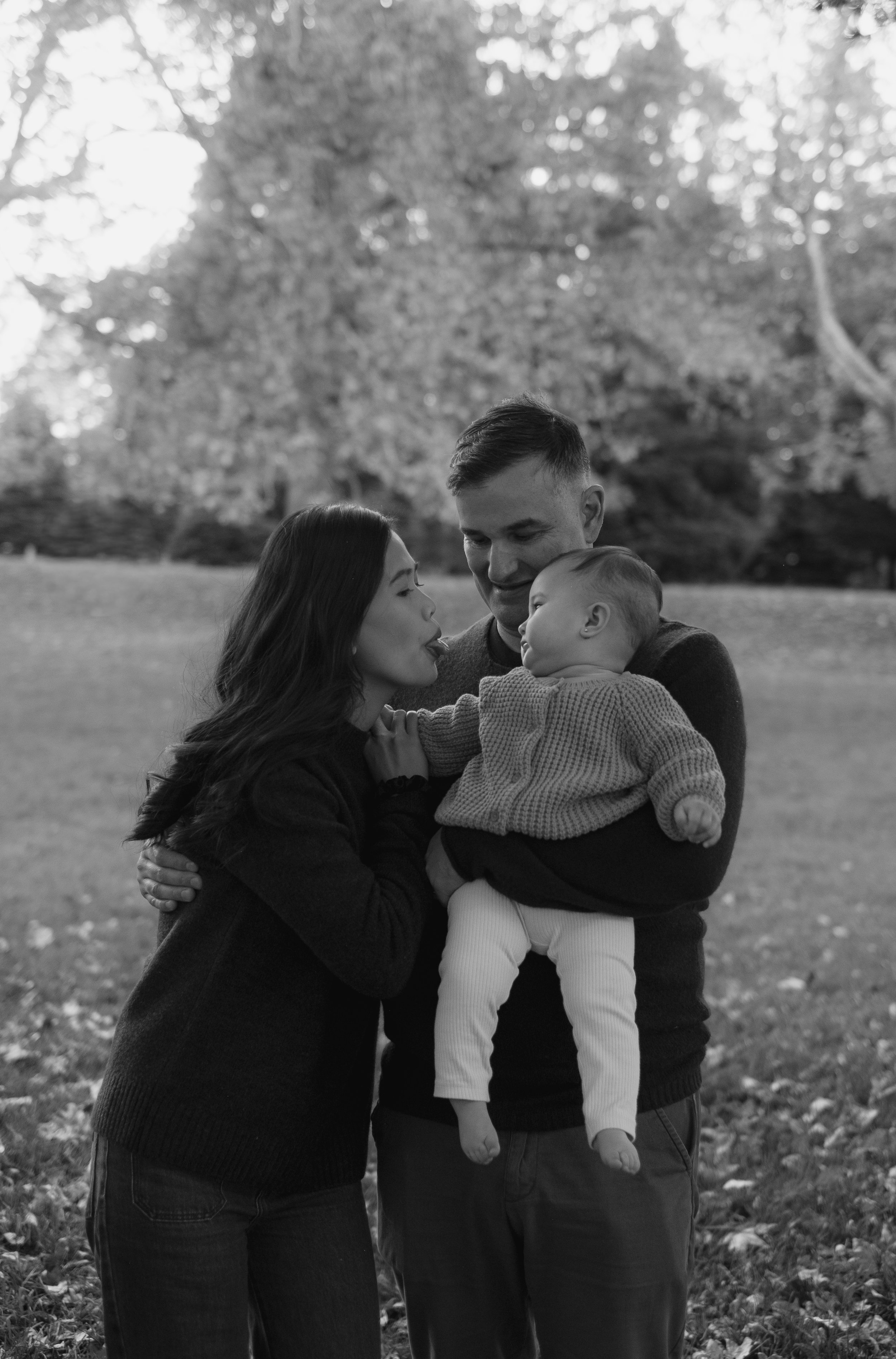 black and white family photos in New Zealand.jpg