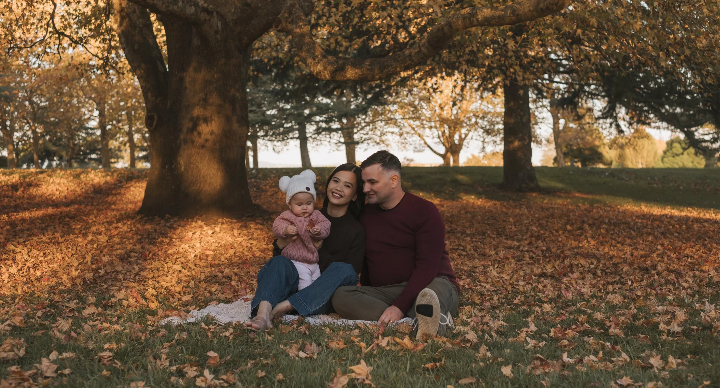 autumn family photos at one tree hill New Zealand.jpg