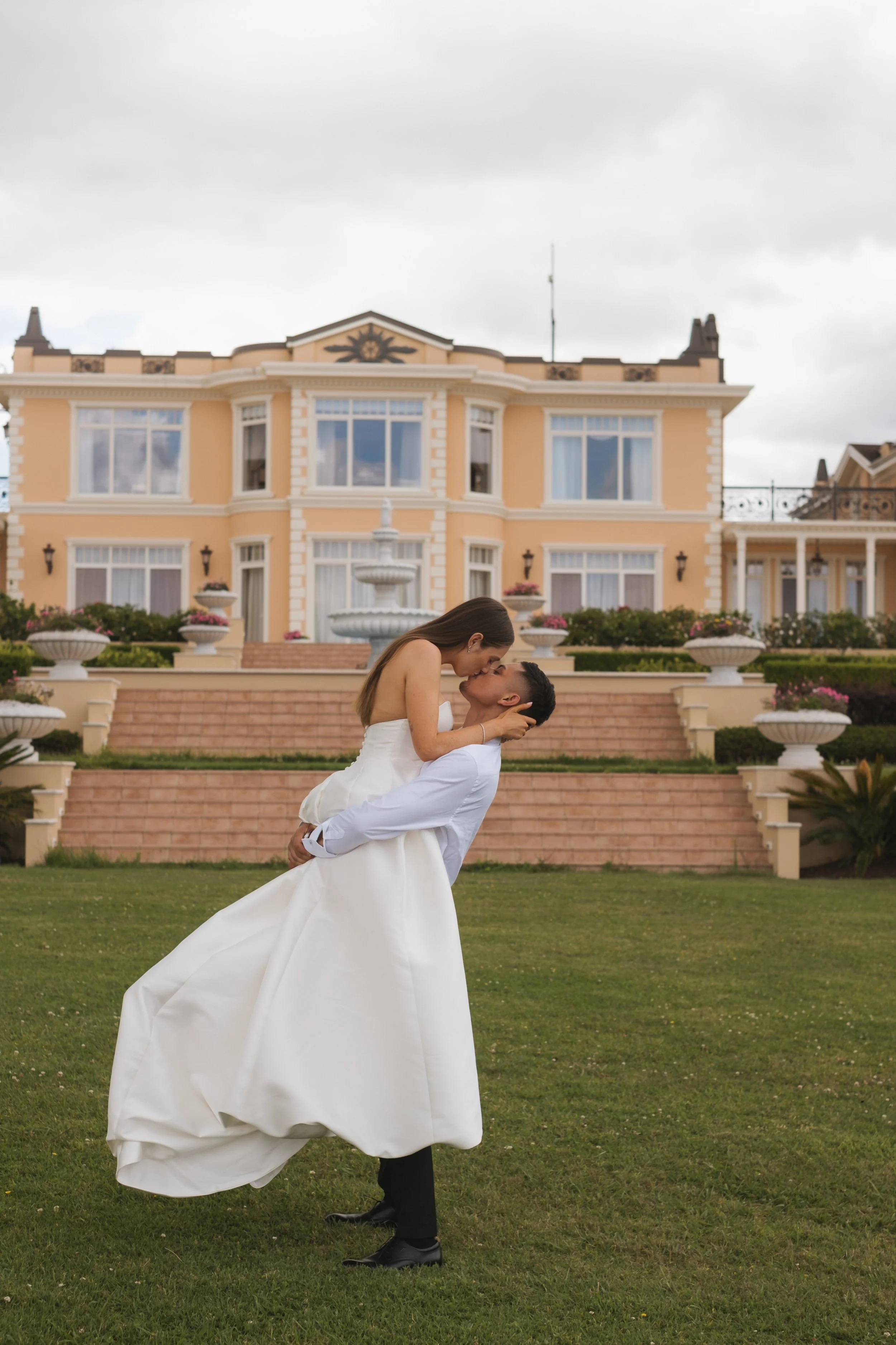 New Zealand elopement photographer.jpg
