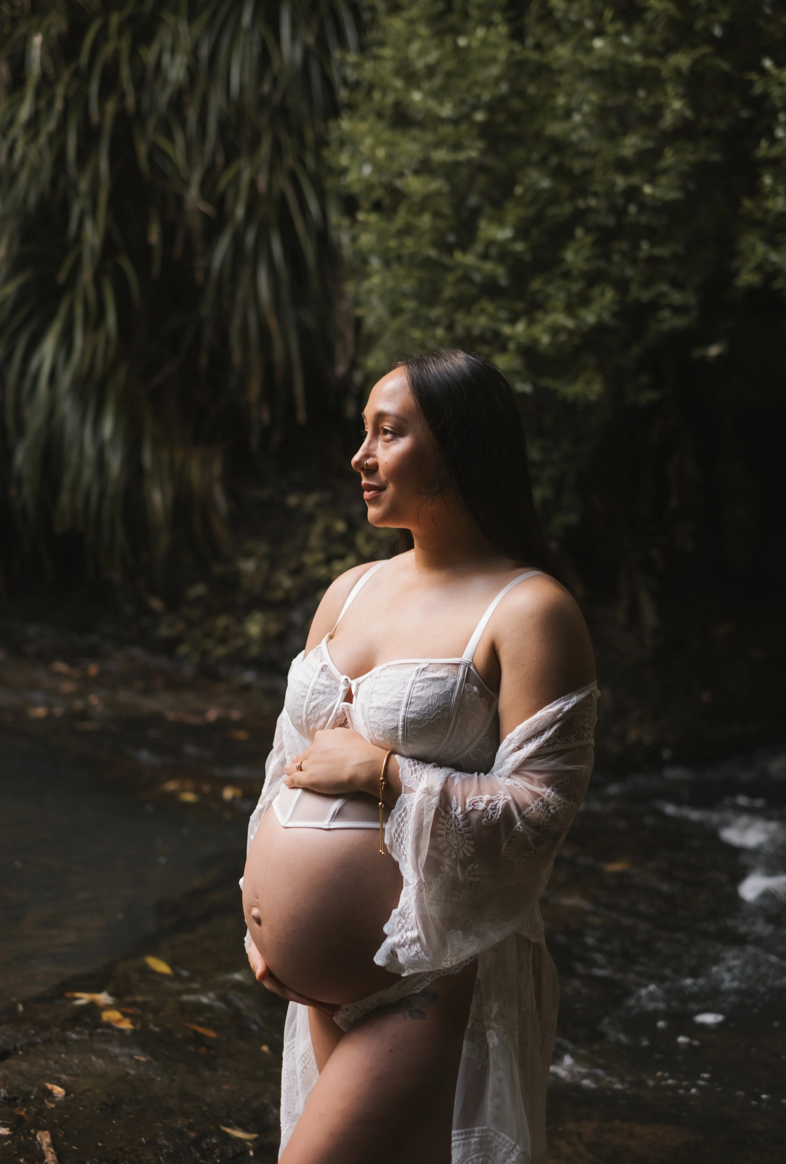 Natural maternity photography In Auckland and Christchurch. 