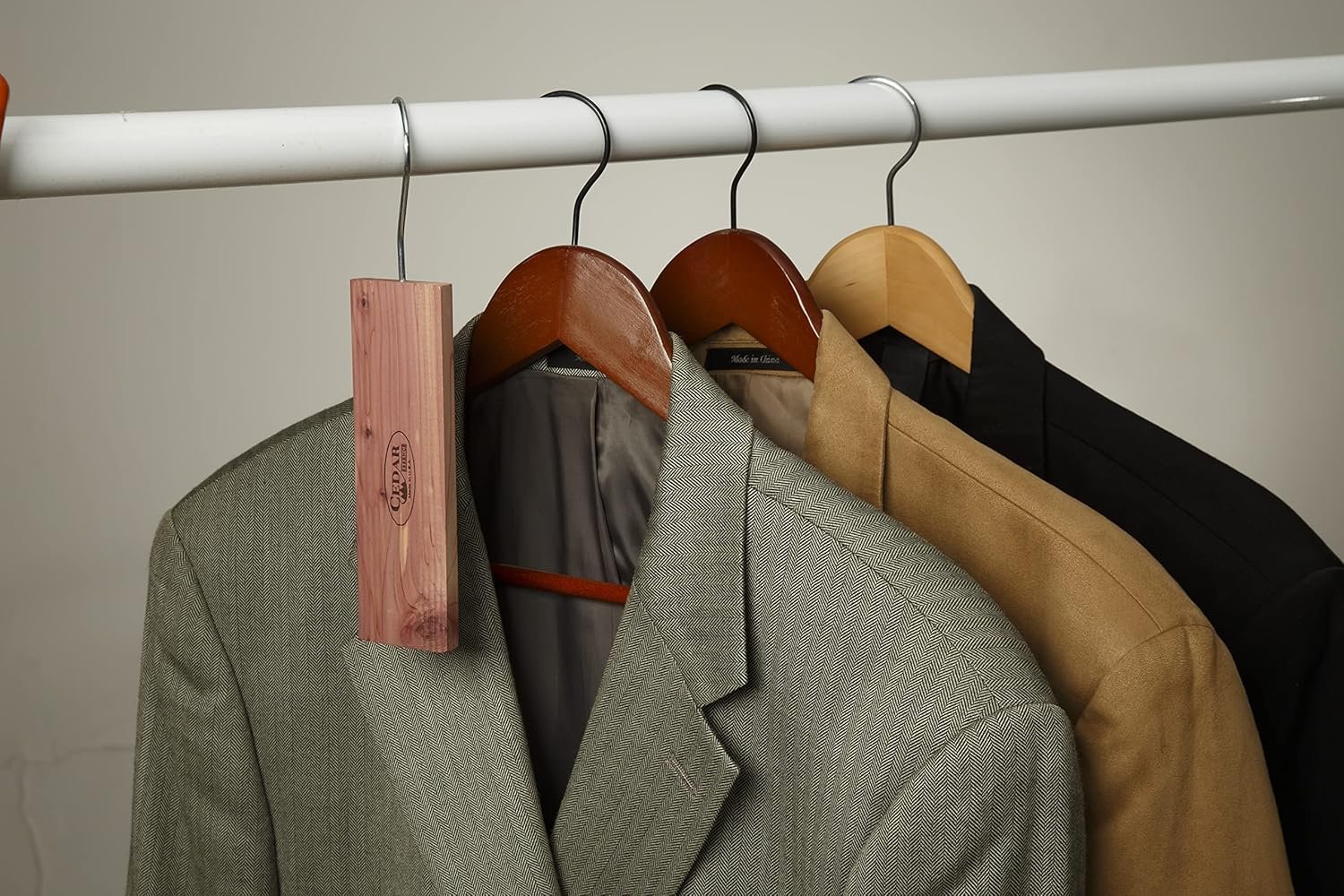 Cedar Hanger4.jpg
