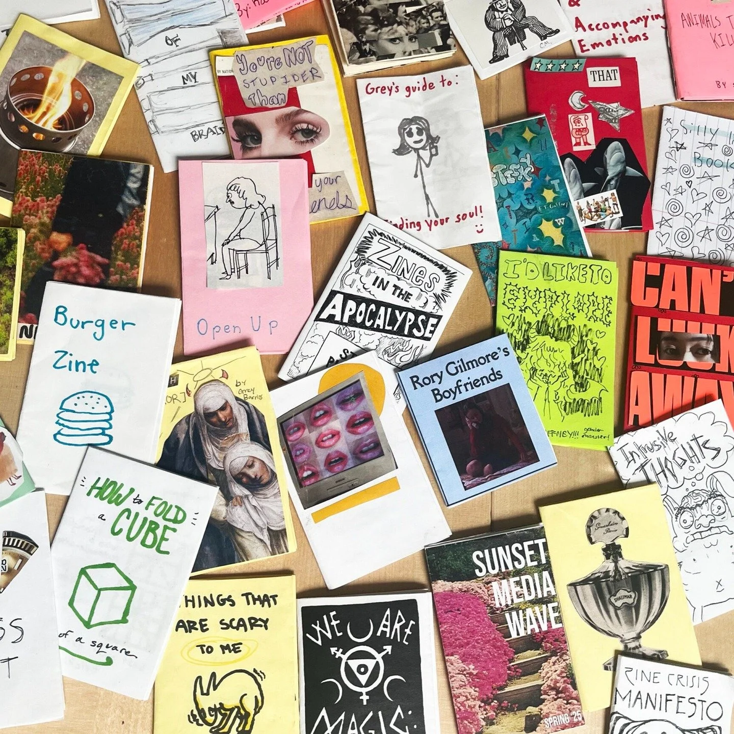 Join the South West Grain Network for a creative social Zine Making Workshop in collaboration with @landworkersalliance and @exeterseedbank 

We'll be @sidwellstreetbakehouse in Exeter on 
Sunday April 26th 
10-3.30pm
(sign up link in our bio)

Zines