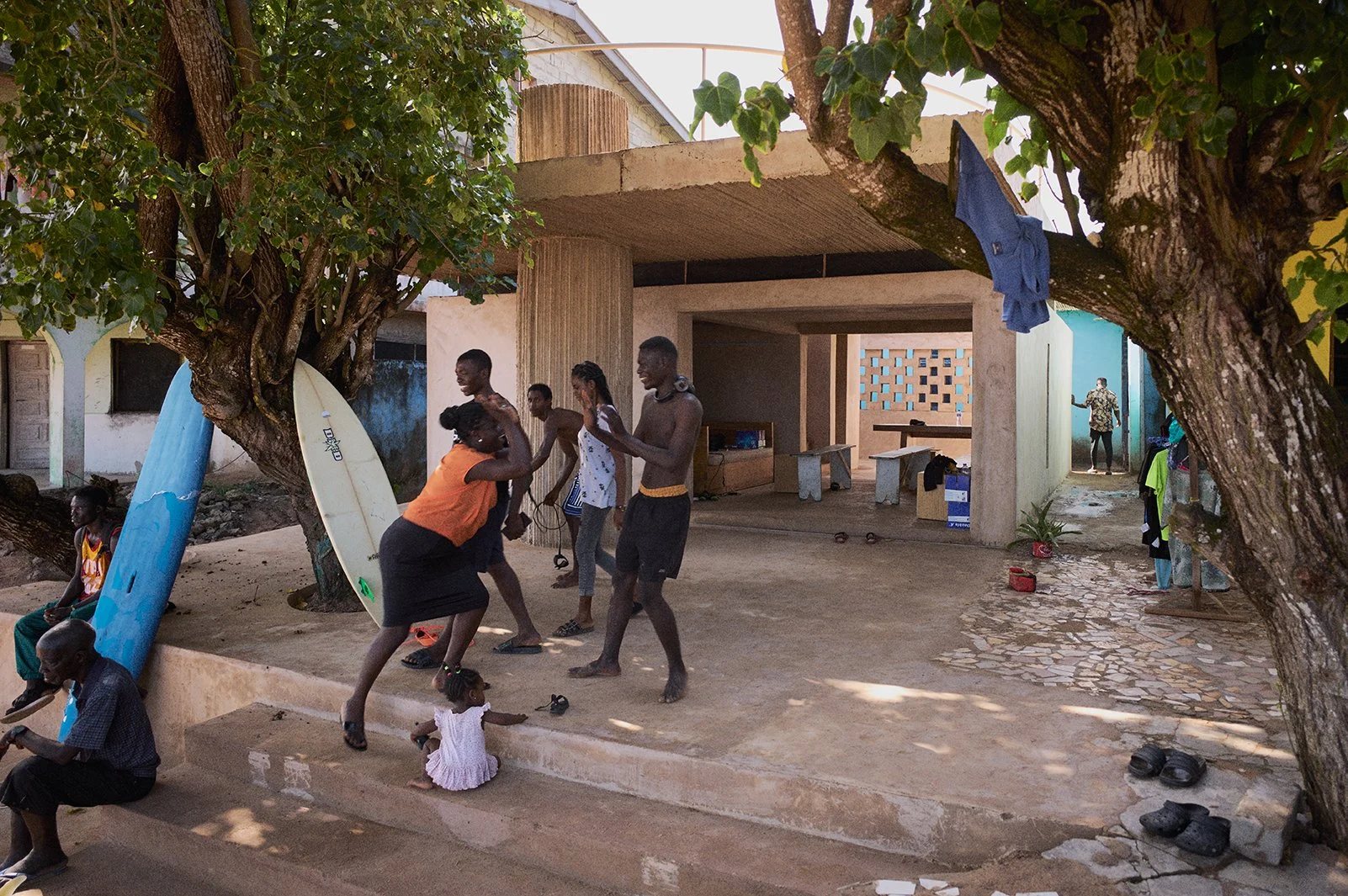 Surf Ghana Collective by DeRoche Projects and TAELON7_03_(c)_Julien Lanoo_LD.jpg