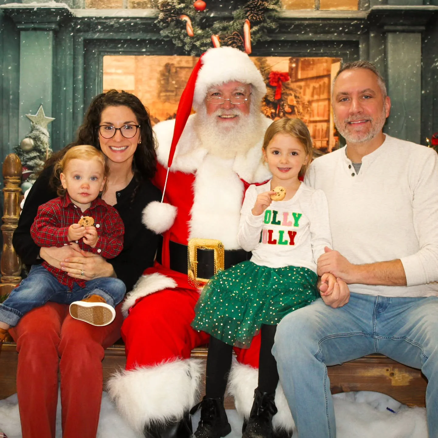 Merry Christmas from our family to yours! 🎄🎅🏻