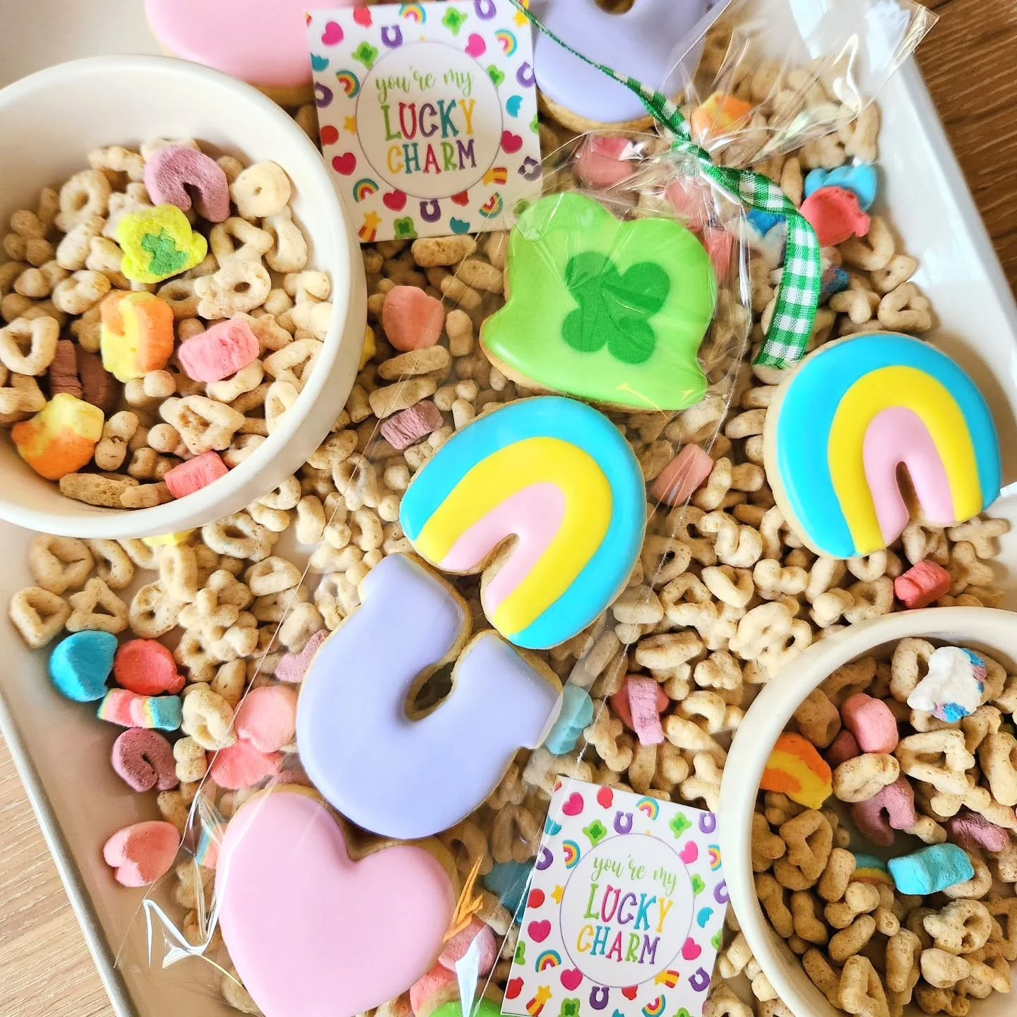 St. Patrick's Day cookies are coming your way tomorrow at noon!! Set your alarms!! ⏰

#stpatricksdaycookies #sugarcookies #decoratedsugarcookies #customsugarcookies