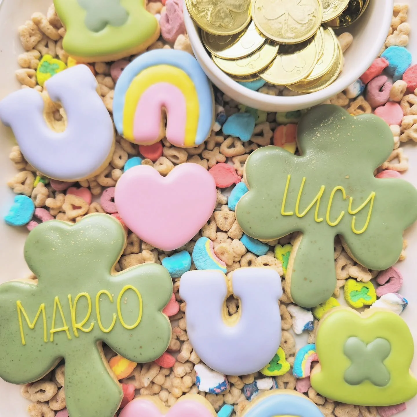 Dye-free St. Patrick's Day cookies are live (and some spring classes, too)!!

Check them out at the link in our profile!! 

#stpatricksdaycookies #dyefreecookies #customsugarcookies