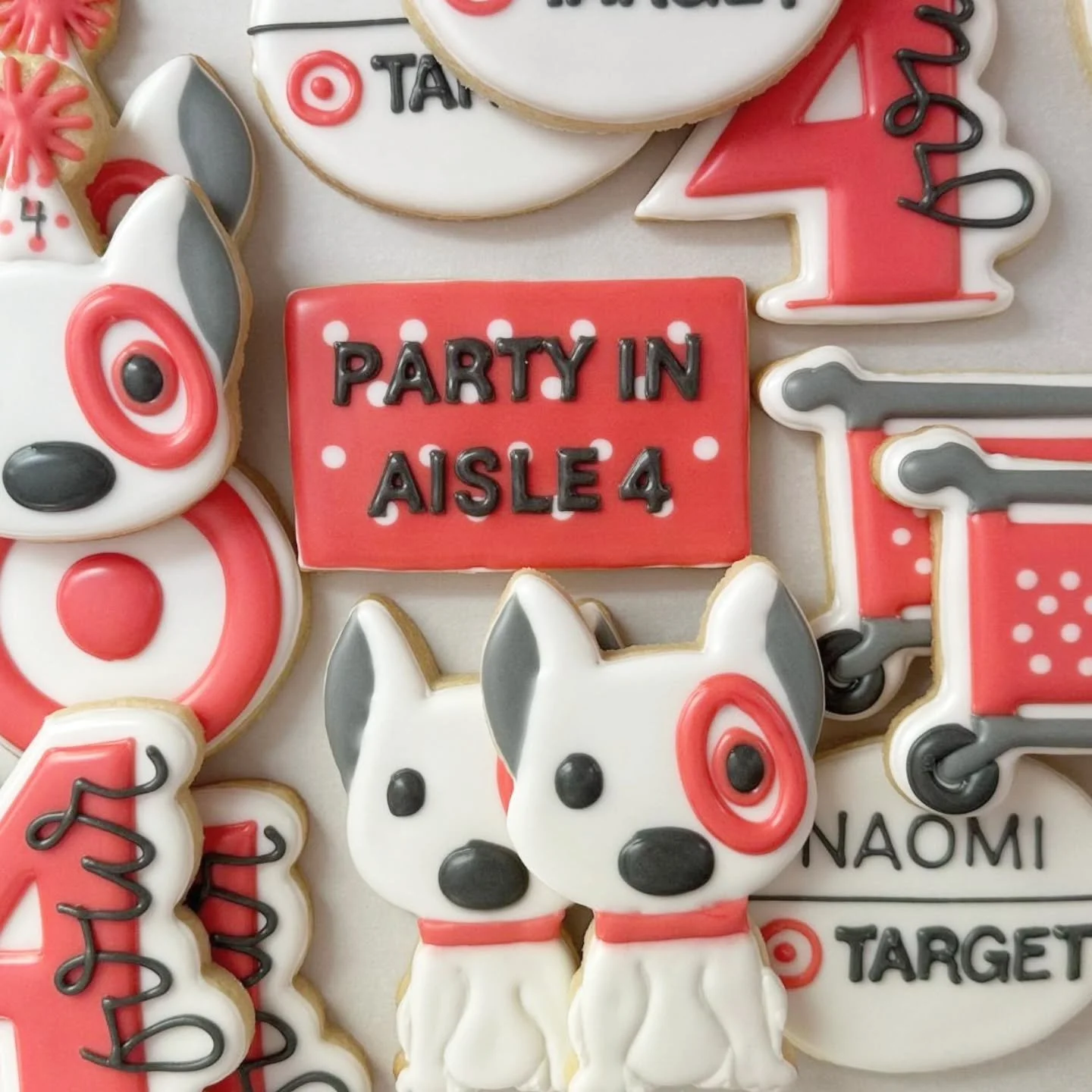 Customer: &ldquo;My daughter&rsquo;s birthday party is Target themed&hellip; can you make Target cookies? She really likes the dog, Bullseye.&rdquo; 🎯

Me: say less. ❤️🤍

This set was SO much fun to bring to life &mdash; all the Target vibes for th