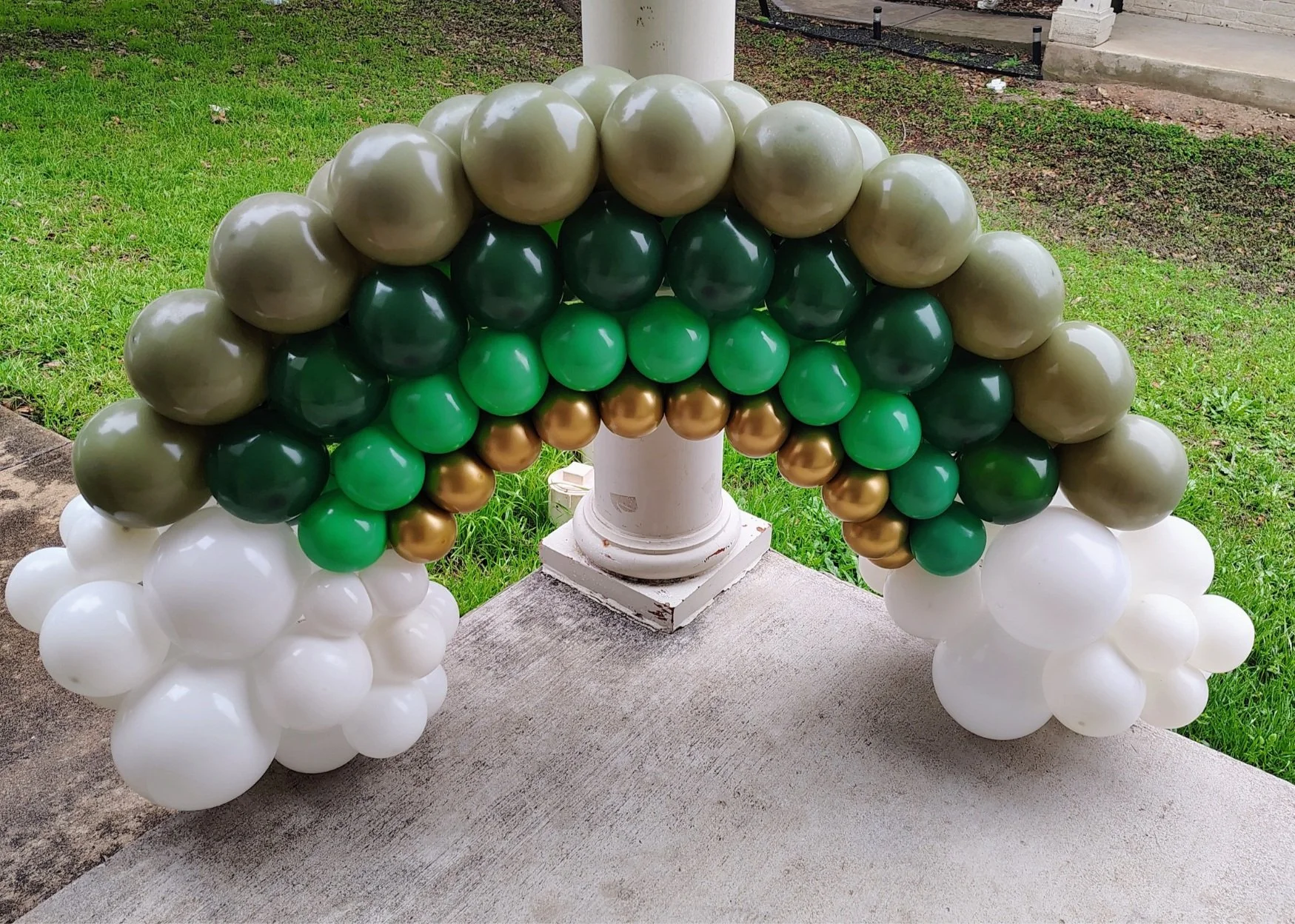 Grab 'n' Go rainbow arch in custom color scheme