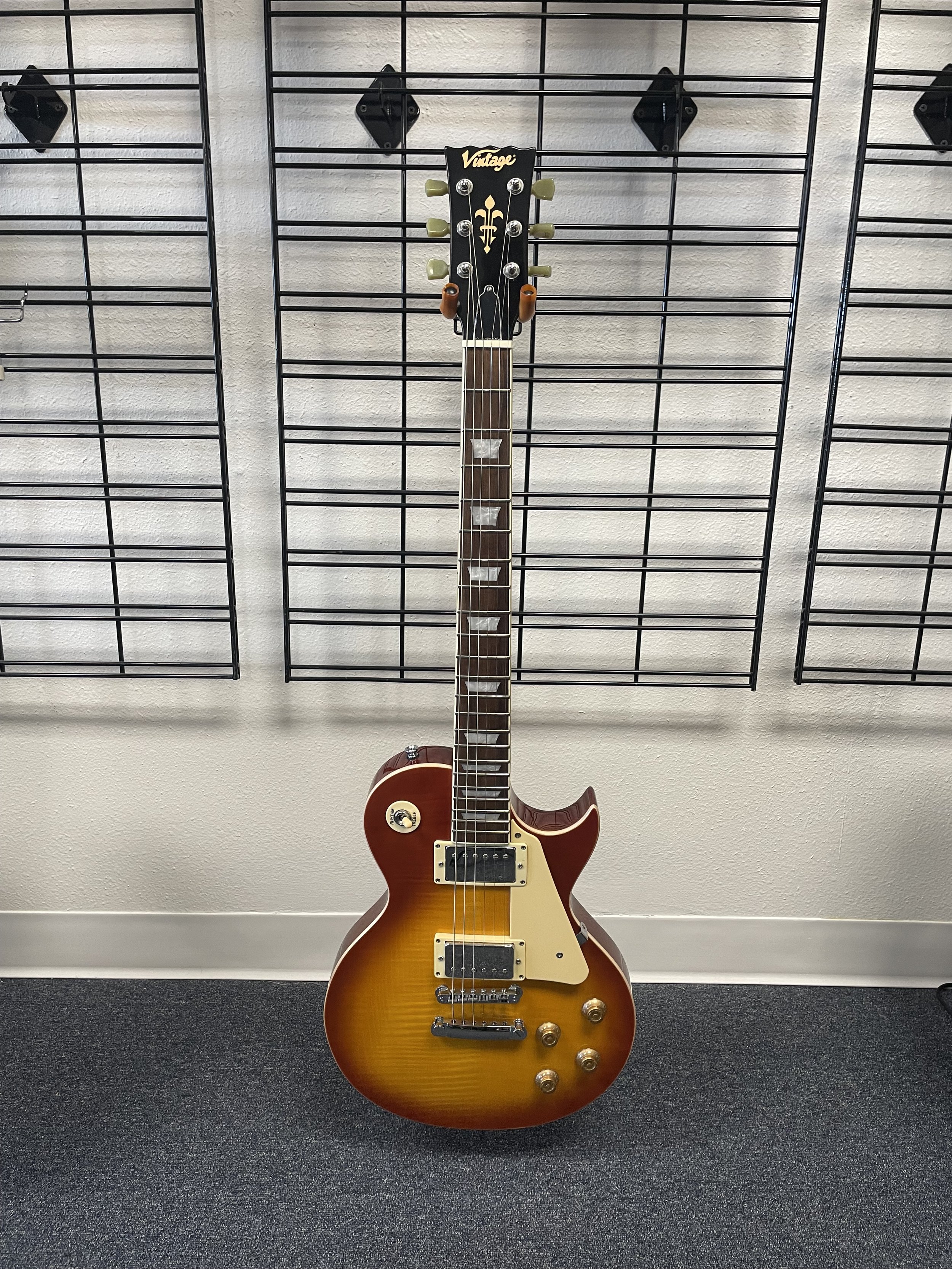 $750   Vintage Electric Guitar, Sunburst, Includes Soft Case