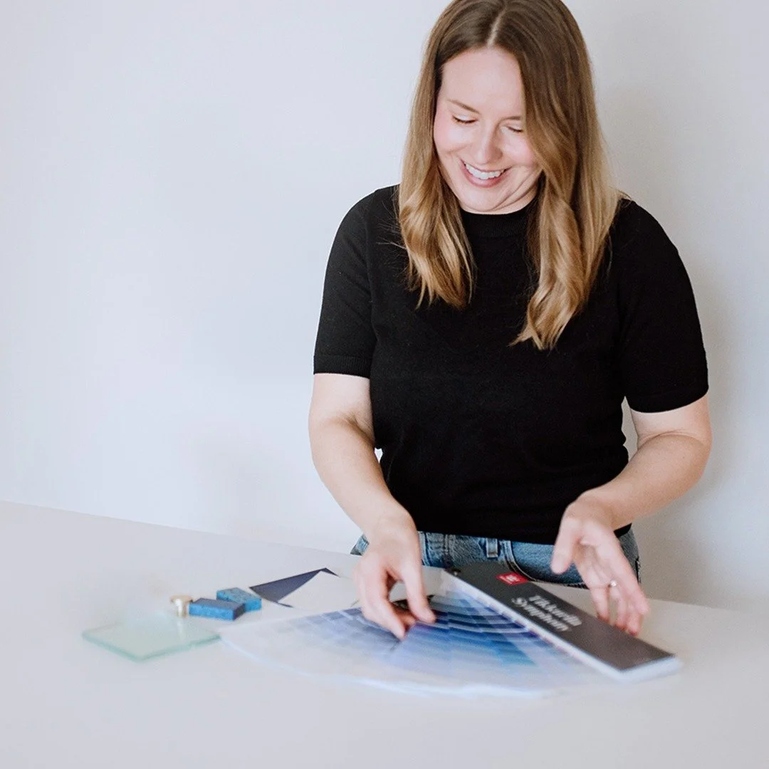 Hei, kiva, ett&auml; l&ouml;ysit t&auml;nne! ✨ Olen Katja, Verdag Interiorsin perustaja, sisustussuunnittelija (SisAk) ja KTM.

Olen tehnyt t&ouml;it&auml; markkinoinnin ja viestinn&auml;n parissa melkein kymmenen vuoden ajan, mutta vanhempainvapaan 