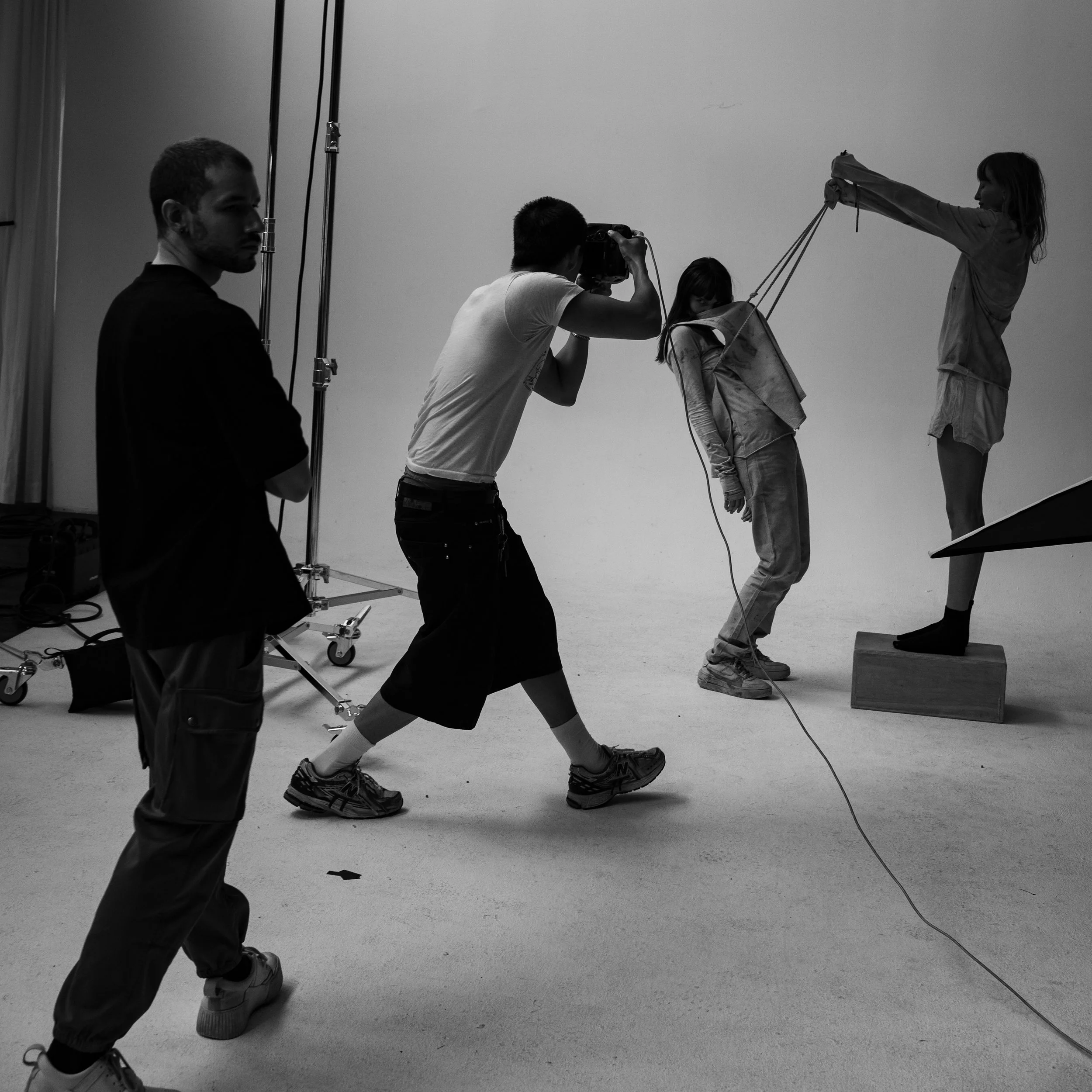 ON SET - MUTATIONS BENEATH THE SKIN