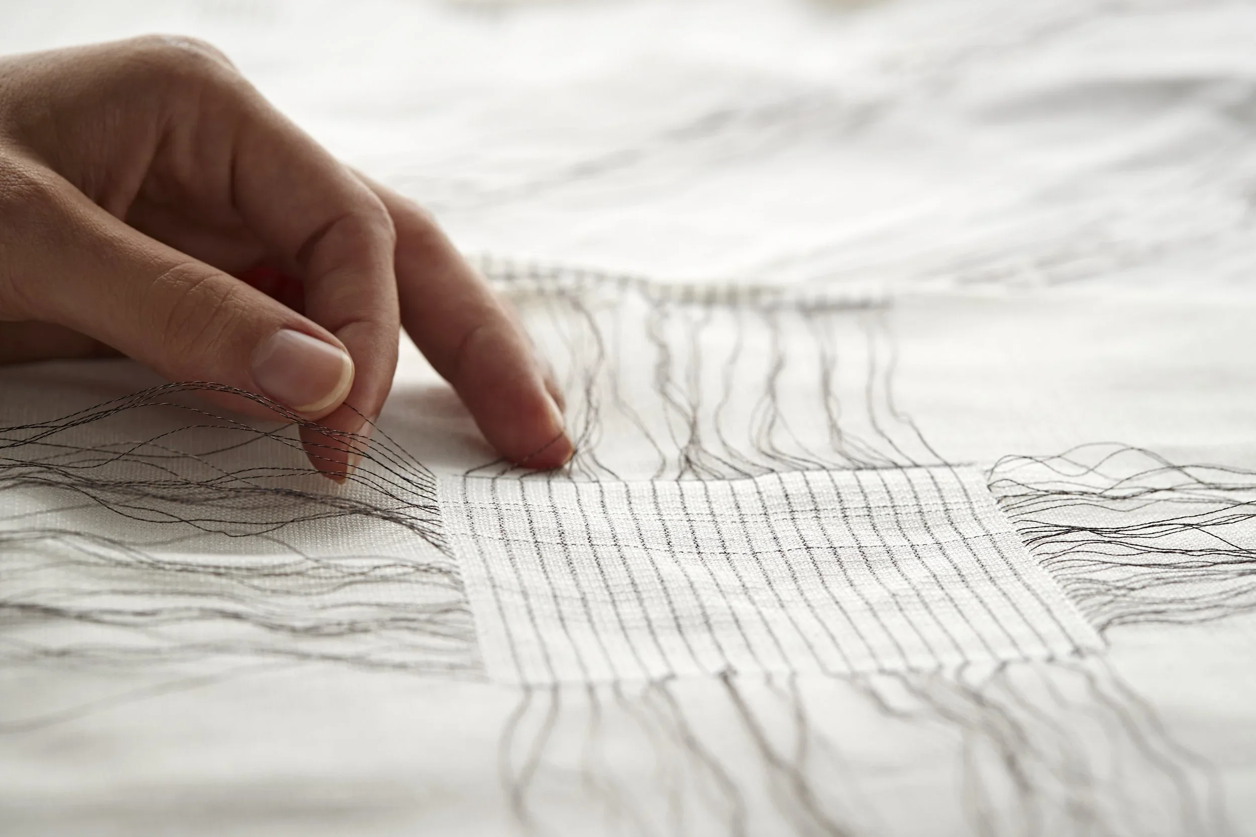 0108_JACQUARD_WEB_WHITE_FEMALE_02200.webp