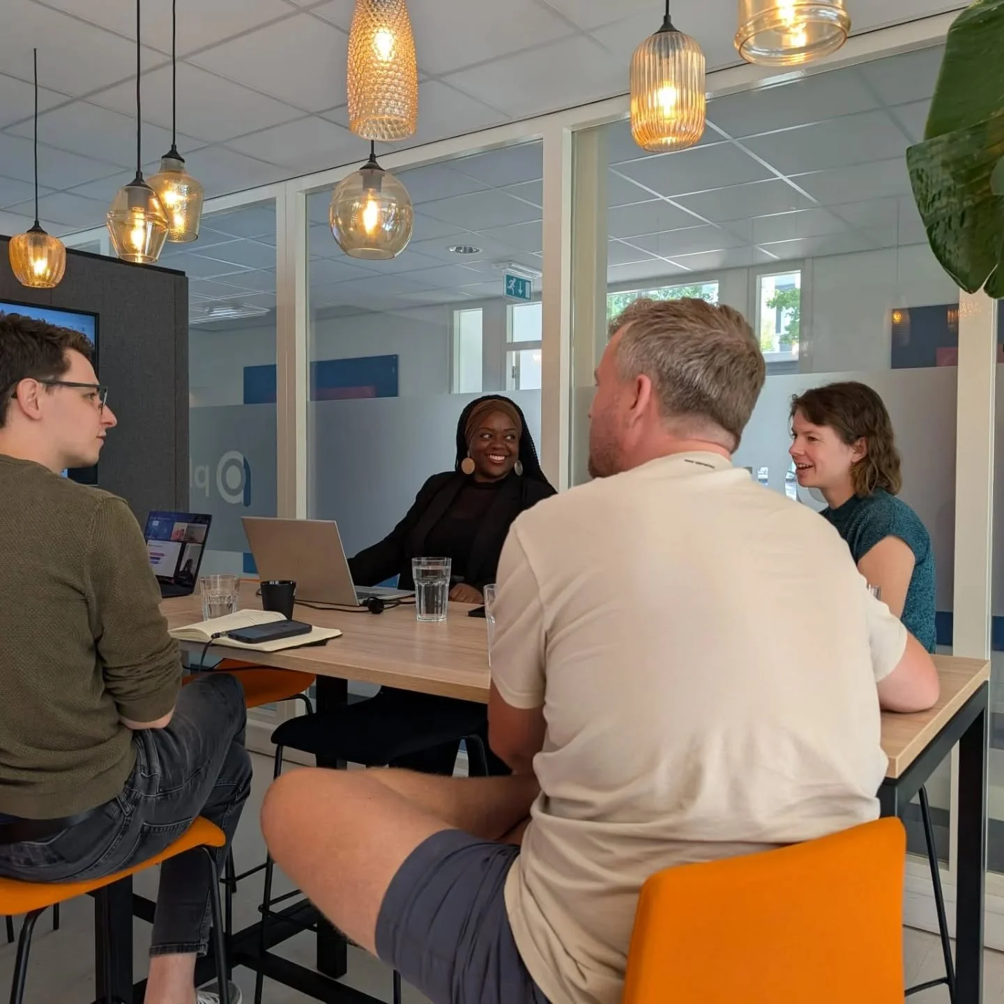 LAUNCH ALERT!

2 weken geleden gaf ik mijn eerste masterclass Content Engineering 101 LIVE bij @platecms 

De masterclass werd door de groep eigenaren en developers van Plate beoordeeld met een 4.8 ⭐️⭐️⭐️⭐️⭐️

Wegens groot succes en vraag naar een di