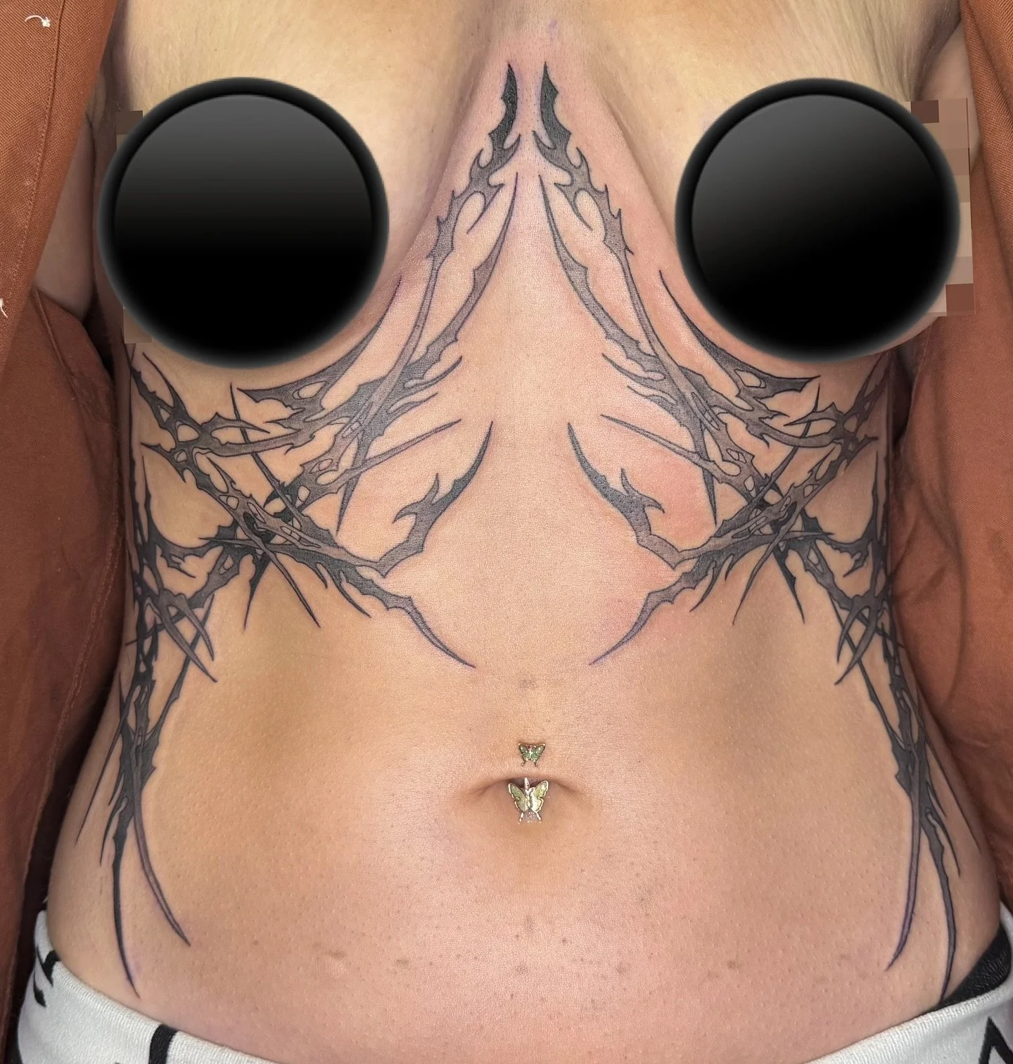 one of the best parts of my job is designing tattoos that will forever shape the body! This was cool idea and she say like a champ 😮&zwj;💨

Thanks for looking 🫶
Likes and Shares are appreciated 🖤

#ink #tattoos #femaletattooartist #lovelandtattoo