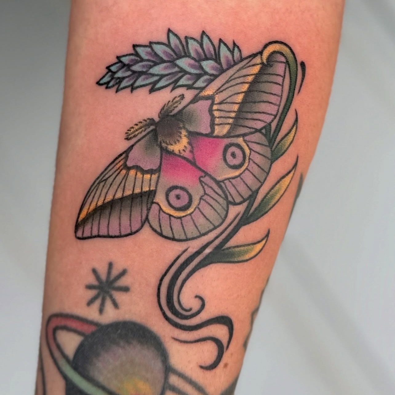 Check out this beautiful moth done by our artist @sentient_switchblade 🦋✨ (there&rsquo;s not an emoji for a moth which is lame) 

#coloradotattooartist #lovelandcolorado #mothtattoo