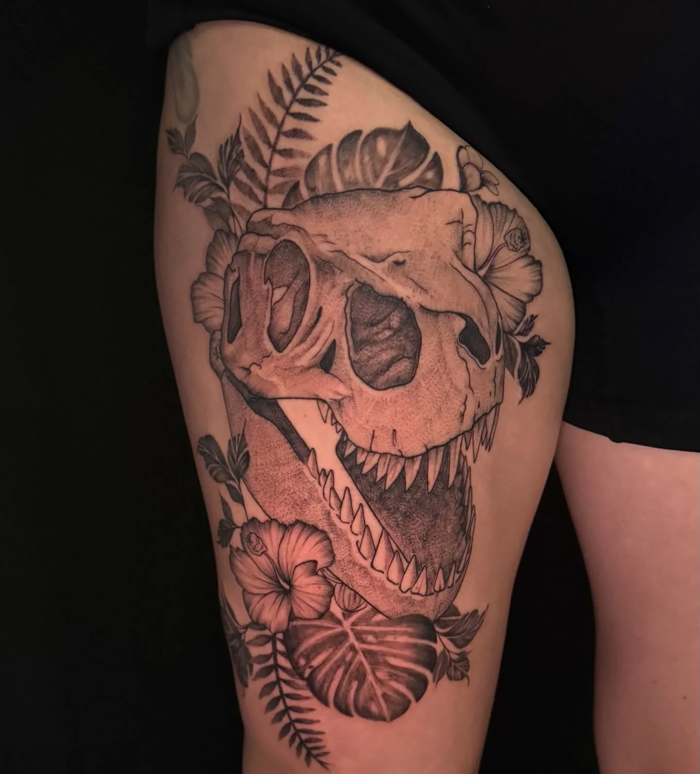 love love love this t-rex skull and jungle flora, honestly any animal skull, I love to do 🤩 I&rsquo;d be down to do more! 

Booking for Feb/Mar
Thanks for looking 🫶
Likes and Shares are appreciated 🖤

#tattoos #femaletattooartist #coloradotattooar
