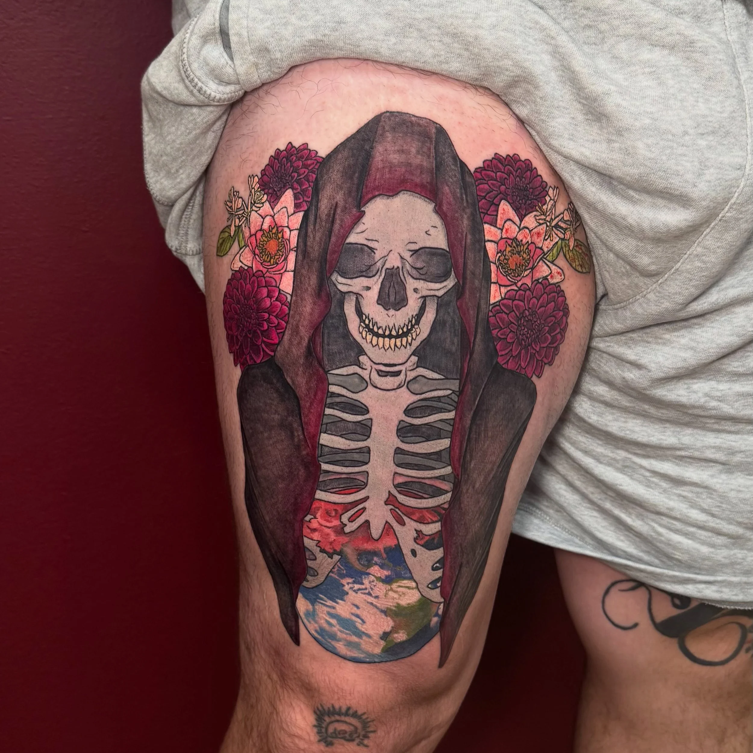 can someone tell me why I&rsquo;m so bad a posting? 🫪 ANYWHO here&rsquo;s this super cool earthly grim reaper guy. He&rsquo;s Mother Nature adjacent maybe? 

Booking for July
Thanks for looking 🫶
Likes and Shares are appreciated 🖤

#tattoos #femal