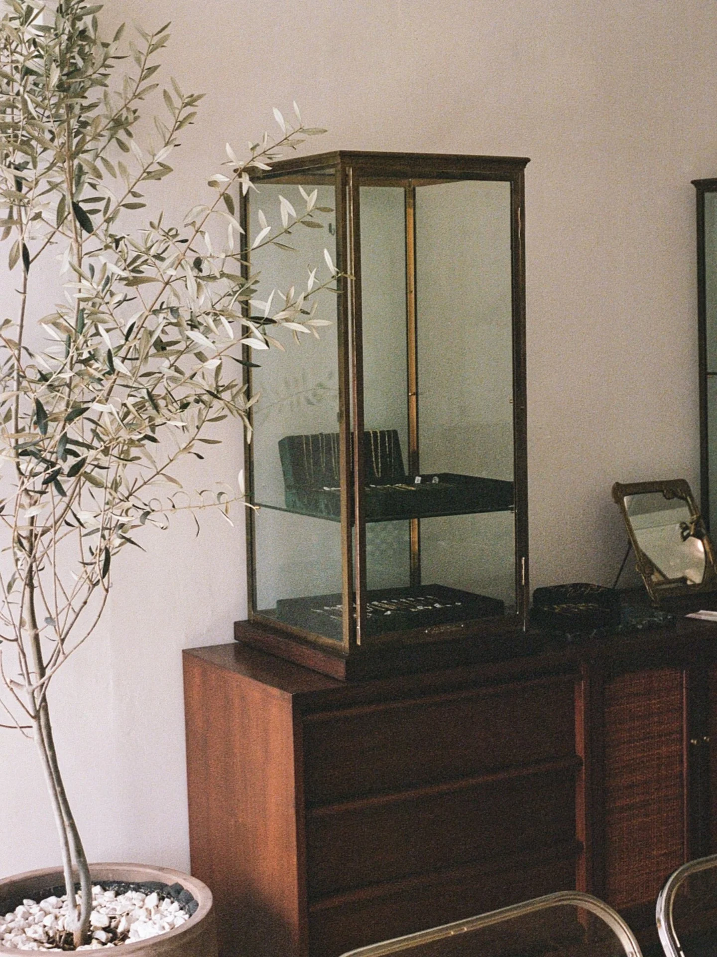 Jenny of @gjenmi on #35mm from a visit to her LA studio + boutique

Jenny&rsquo;s work is not only beautiful, but eternal, crafting modern heirlooms to carry with and on you as a delicate reminder of craft and delicacy. It was such an honor to photog