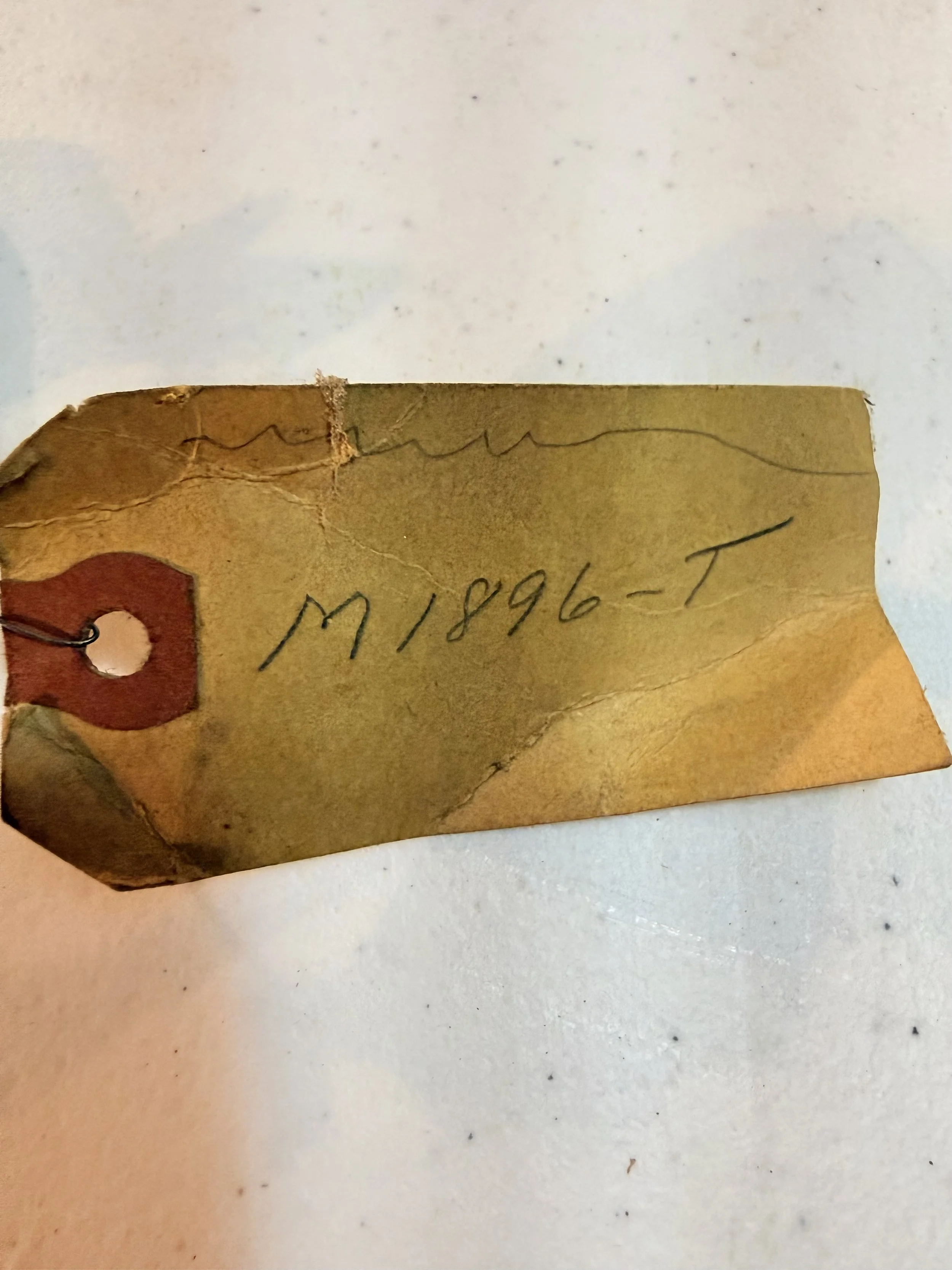 Model 40 320 420 Battery Door Handle M1896T Dubuque