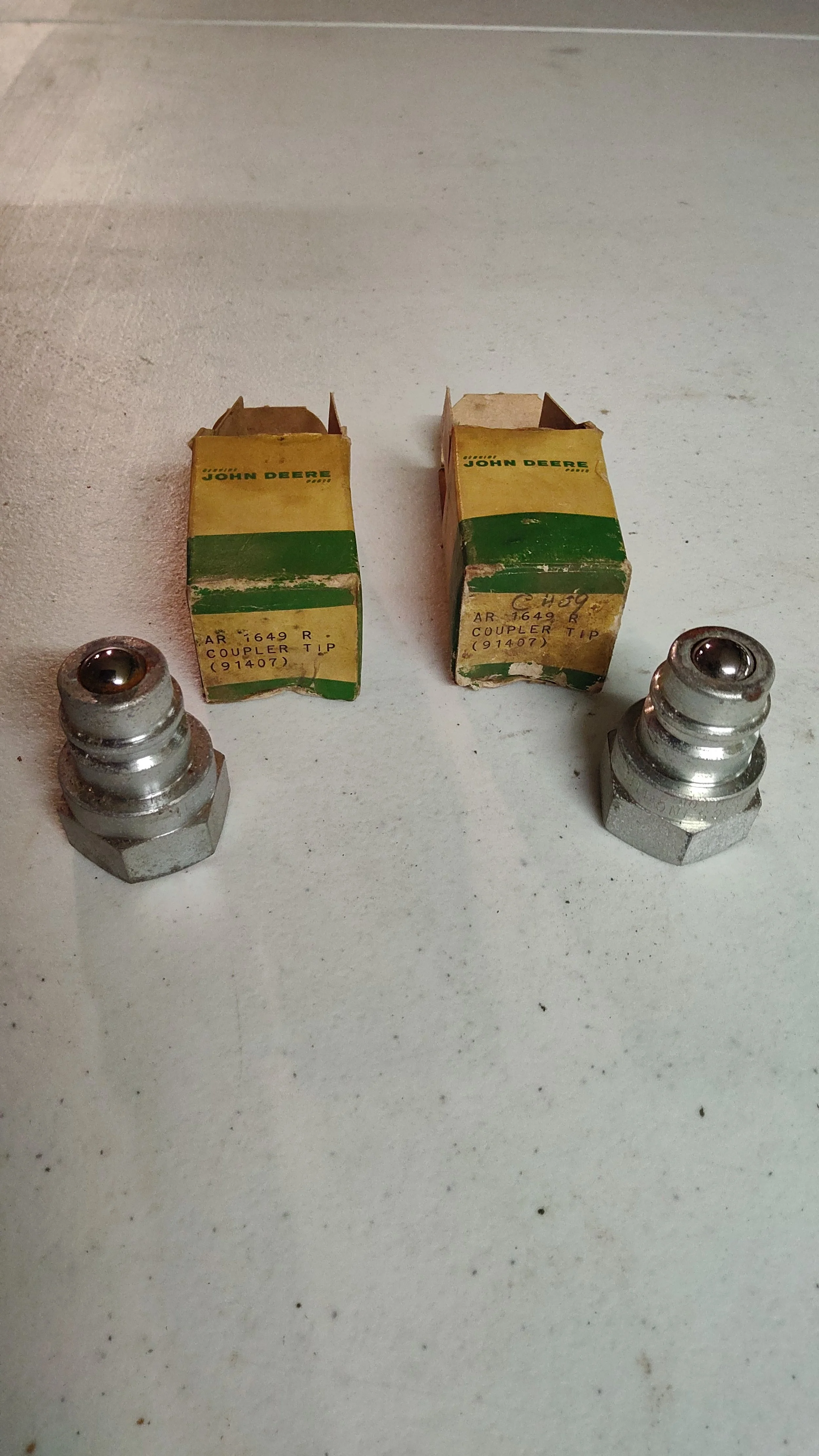 80 820 830 Pioneer Coupler Male Tips, Part# AR1649R.