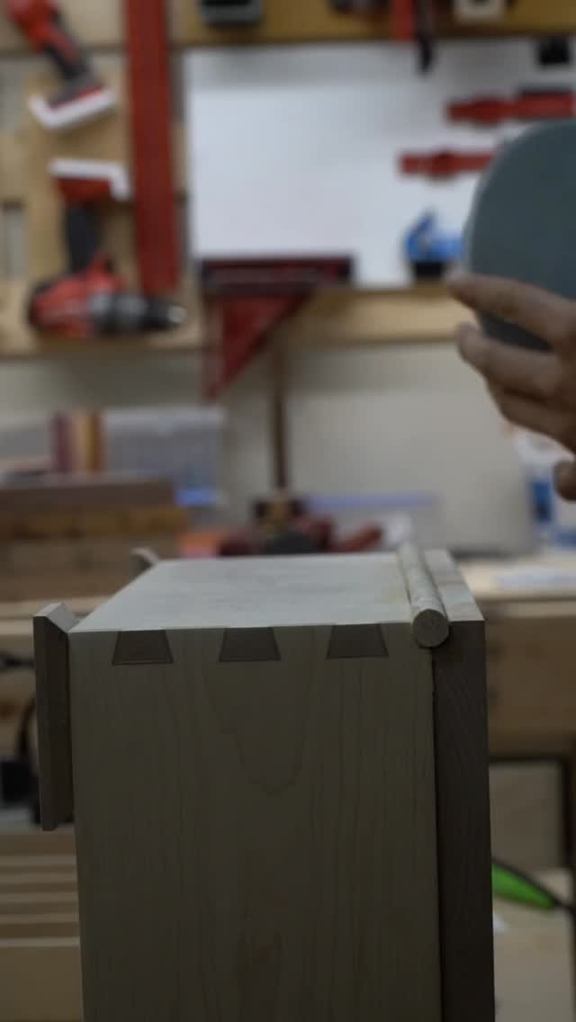 Time to do some sanding
#woodworking #carpentry #customwoodwork #woodworker #finishcarpentry #woodwork #carpentrylife #customfurniture #woodworkinglife #craftsmanship #woodshop #cabinetmaker #cabinetry #madeofwood #joinery #reelsinstagram #viralvid