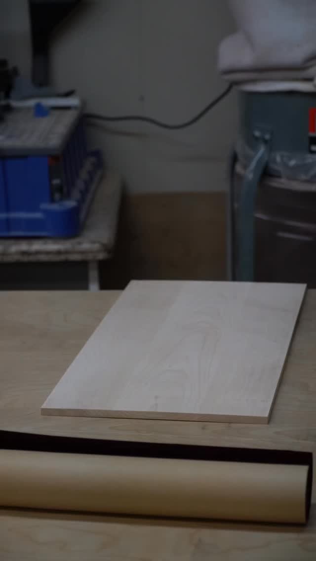 Adding some velvet to the inside inserts on the jewellery box build
#woodworking #carpentry #customwoodwork #woodworker #finishcarpentry #woodwork #carpentrylife #customfurniture #woodworkinglife #craftsmanship #woodshop #cabinetmaker #cabinetry #m