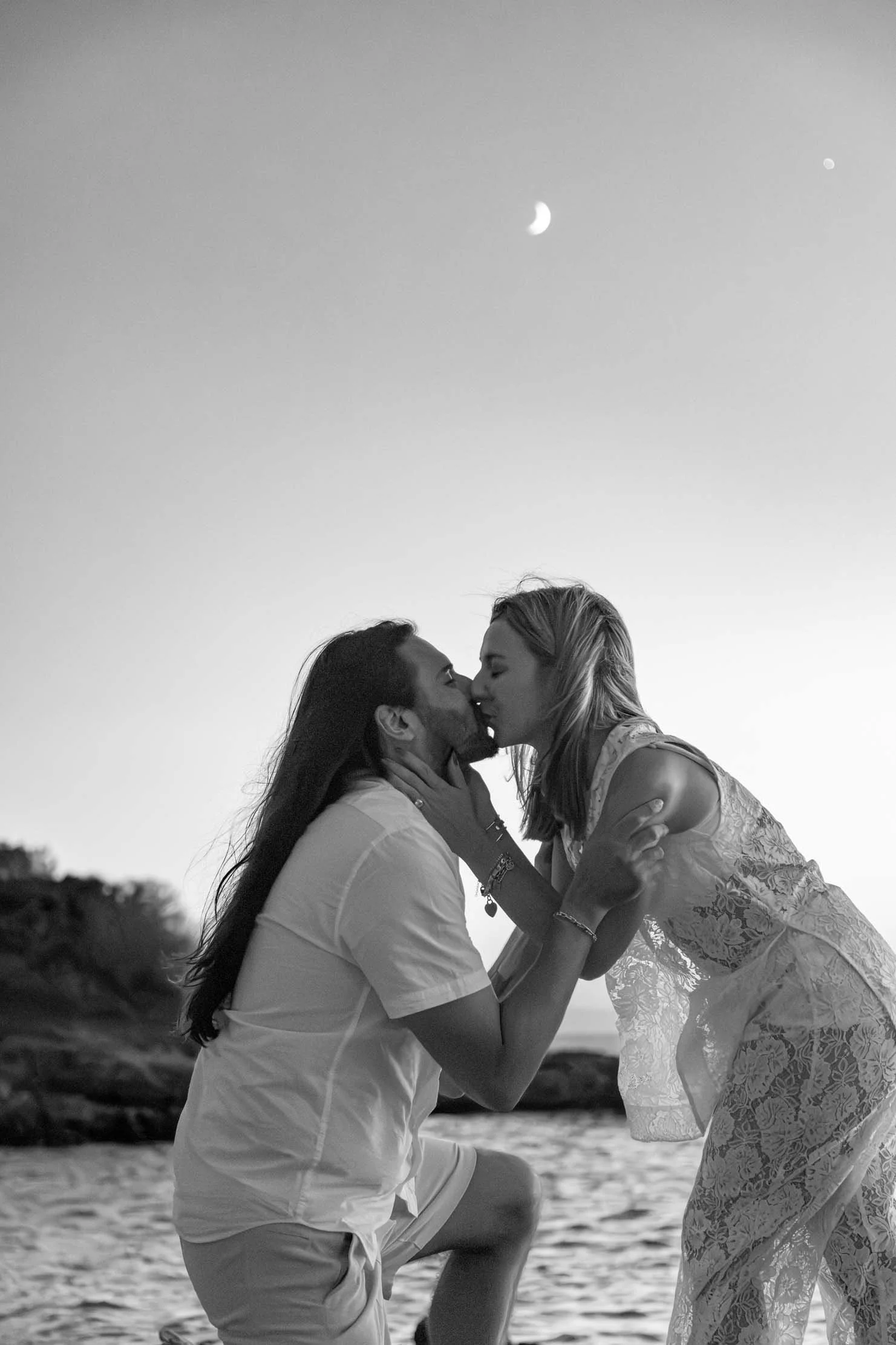 black-and-white-proposal-kiss-crescent-moon-greece.jpg