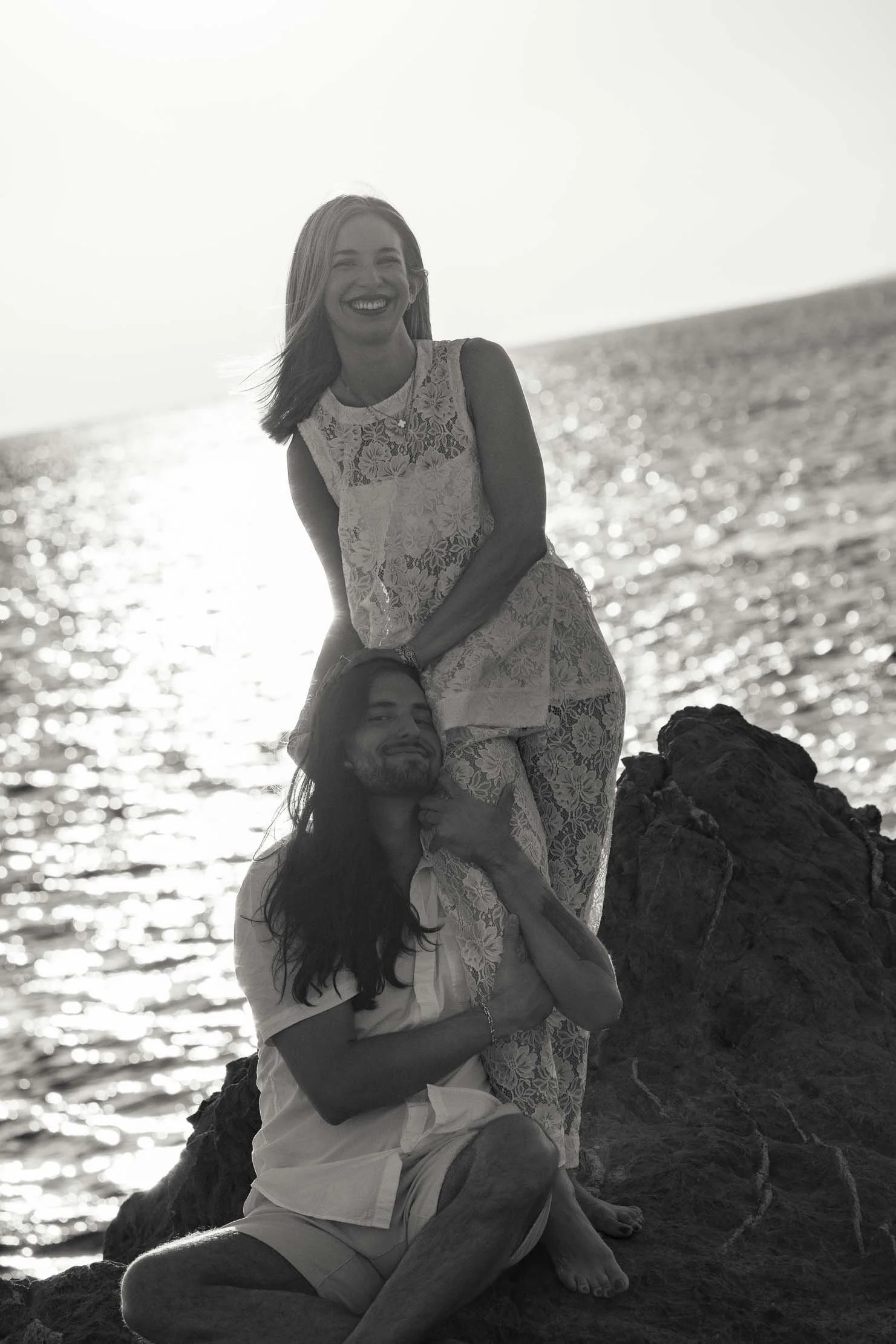 black-and-white-couple-portrait-aegean-sea-sparkle.jpg