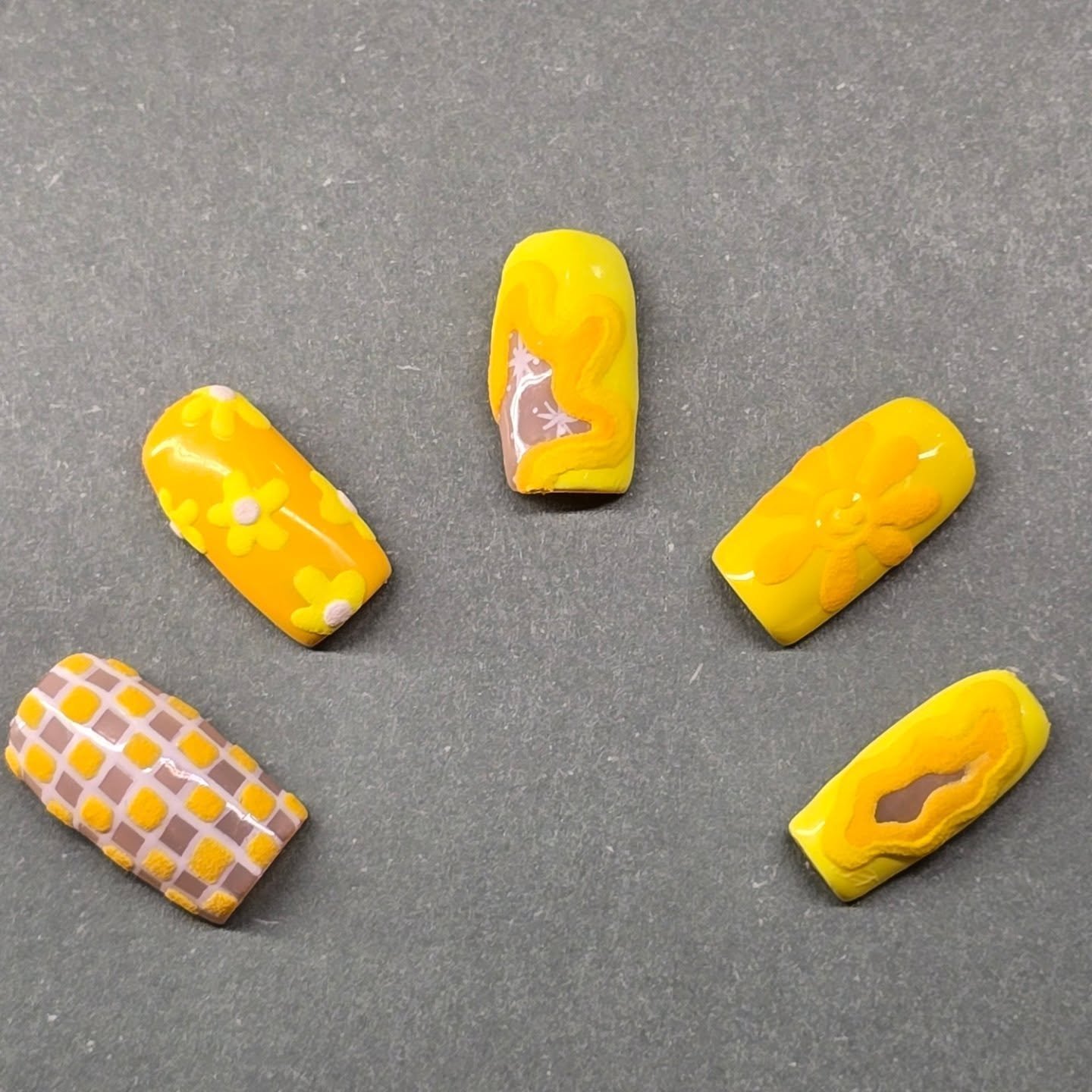 A cute little summer set. What do you think?
#nail #nails #nailsnailsnails #nailart #naildesign #nailaddict #naildesigns #naillove #nailjunkie #art #artist #nailtech #nailtechnician #nailtechlife #lovenails #practicemakesbetter #cutandpolished #summ