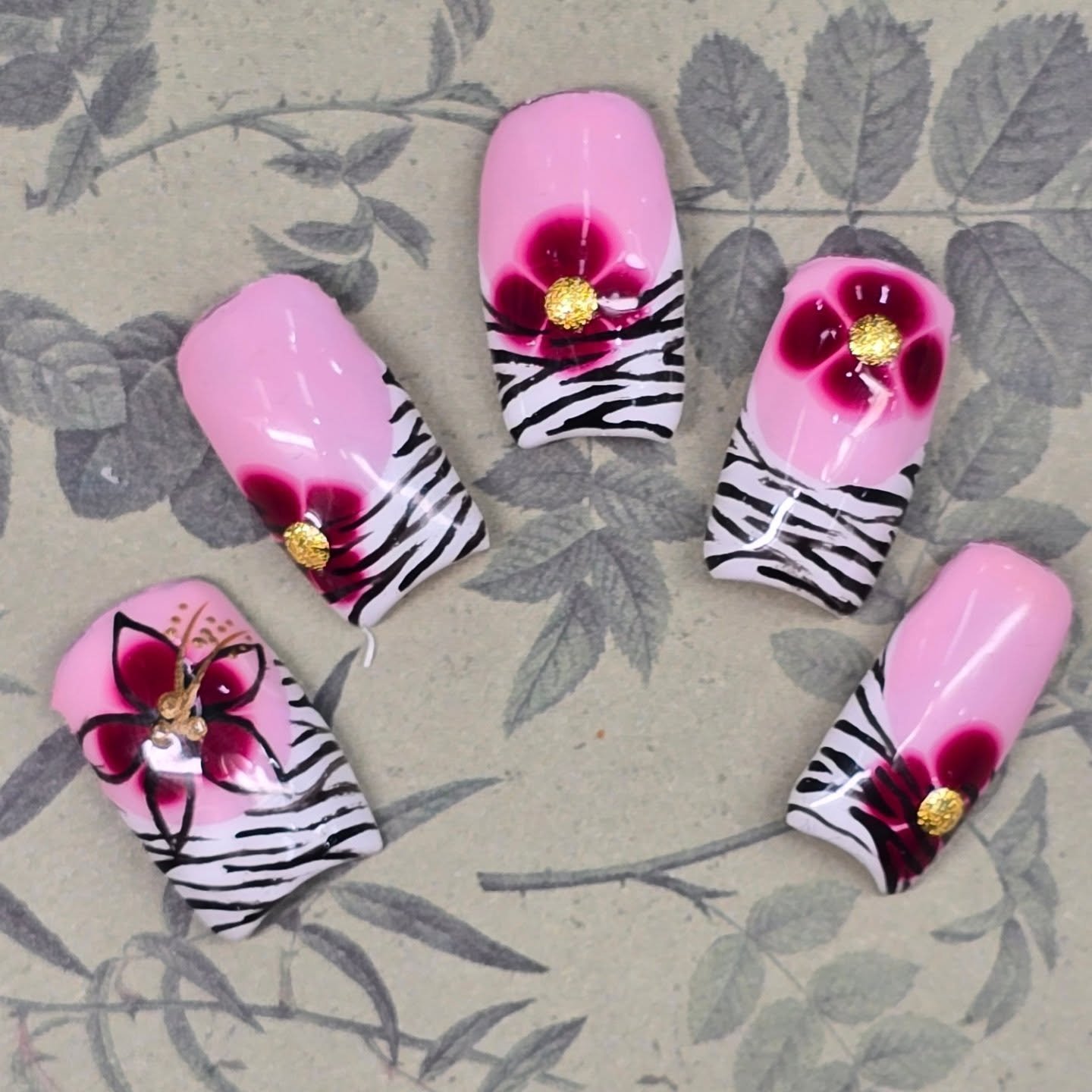 Cute little zebra number 😍 adorable
#nail #nails #nailsnailsnails #nailart #naildesign #nailaddict #naildesigns #naillove #nailjunkie #art #artist #nailtech #nailtechnician #nailtechlife #lovenails #practicemakesbetter #cutandpolished #lasvegas #l