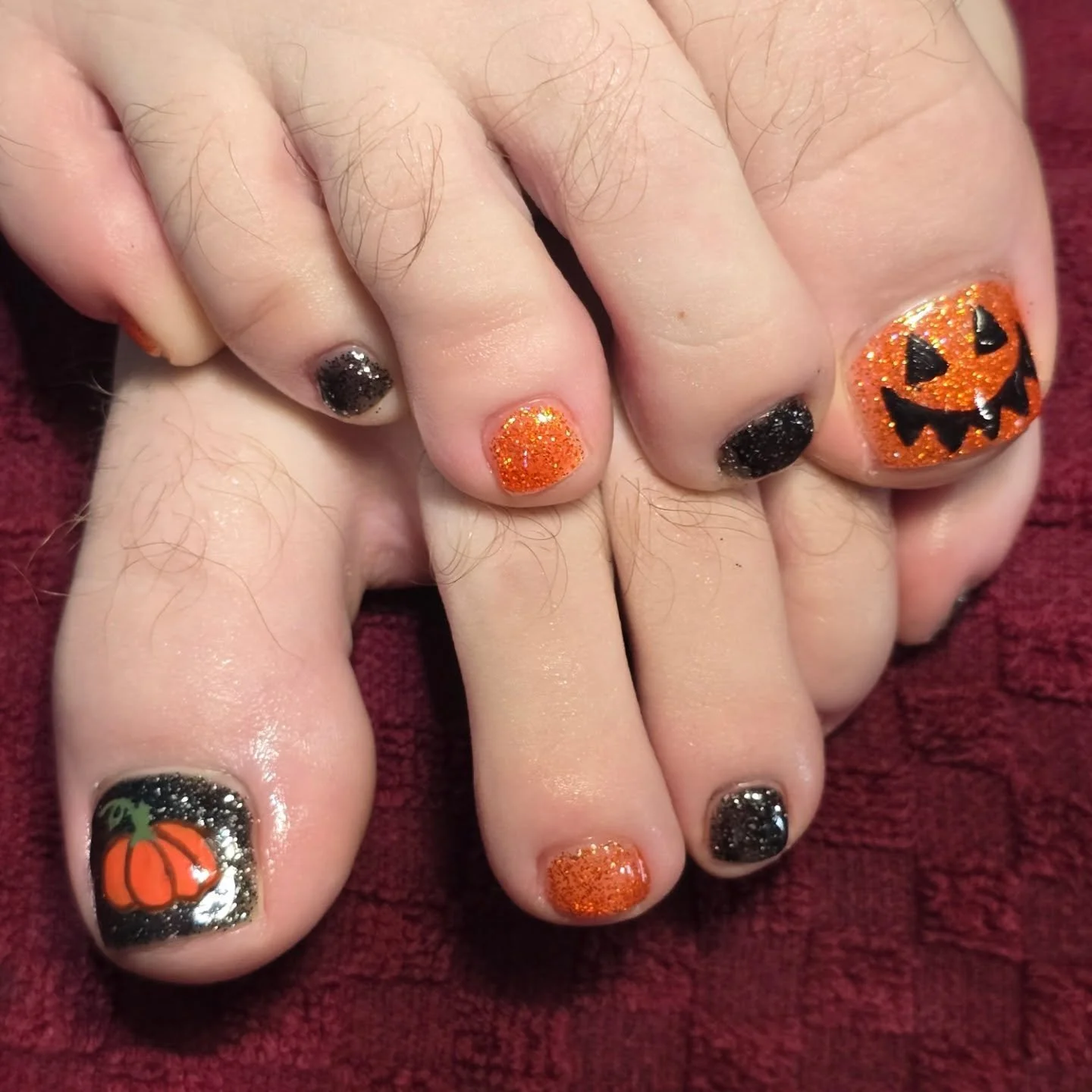 This gentleman received a Spa Pedicure and proof that glitter is for men! 
Space is filling up, schedule at sasconails.com 

#nail #nails #nailsnailsnails #nailart #naildesign #nailaddict #naildesigns #naillove #nailjunkie #art #artist #nailtech #nai