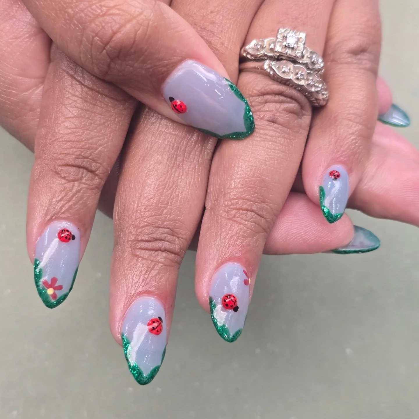 These were inspired by the bee set i did before. They are so cute! ❤️ 
Space is filling up, schedule at sasconails.com 

#nail #nails #nailsnailsnails #nailart #naildesign #nailaddict #naildesigns #naillove #nailjunkie #art #artist #nailtech #nailtec